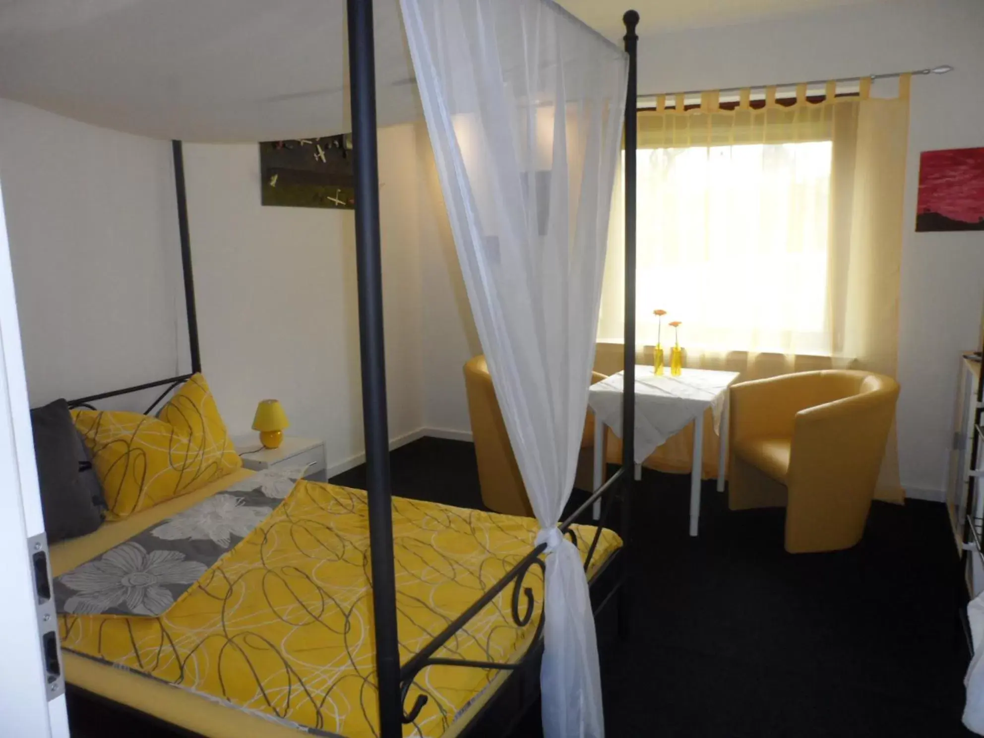 Photo of the whole room, Bed in Buntes Moor Photo of the whole room, Bed in Buntes Moor