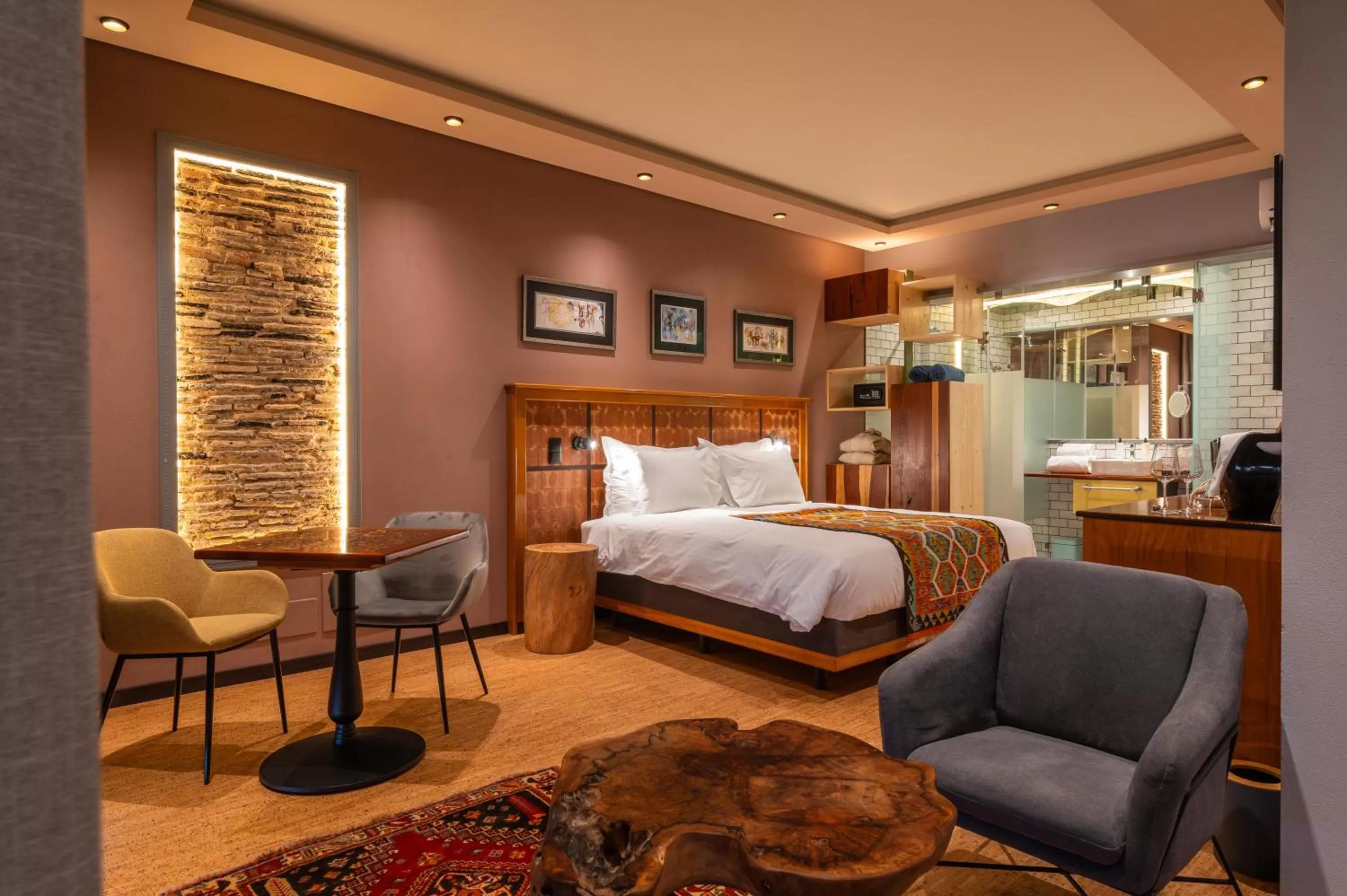 Living room, Bed in Vila Origens Boutique Hotel Albufeira – Adults Only