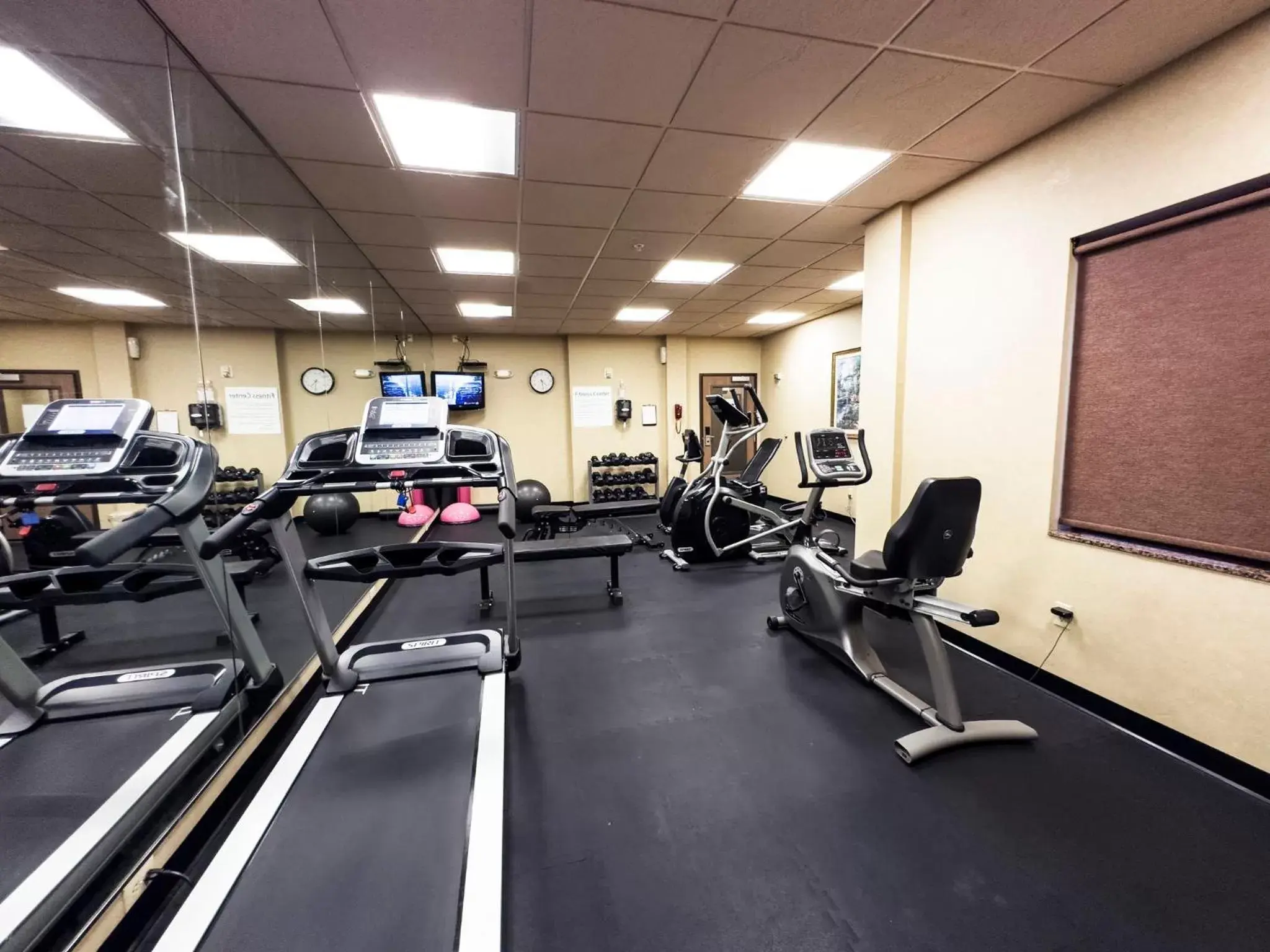 Fitness centre/facilities, Fitness Center/Facilities in Holiday Inn Express Hotel & Suites Barstow, an IHG Hotel
