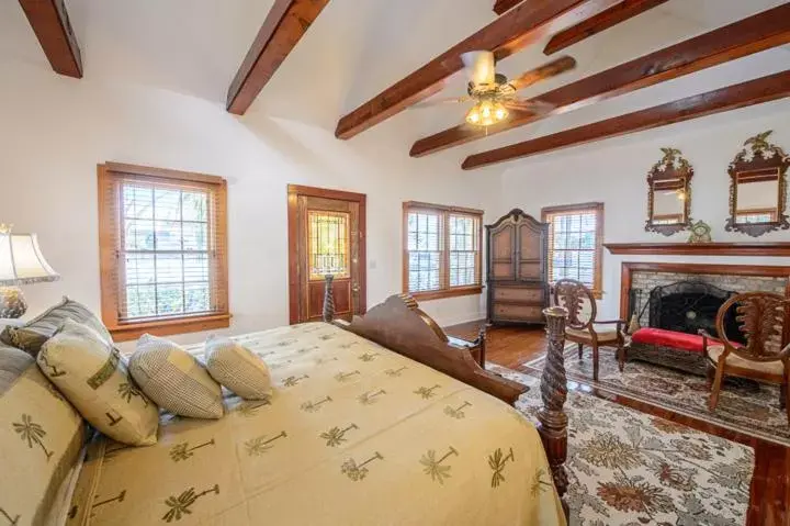 Bedroom in Old Colorado Inn