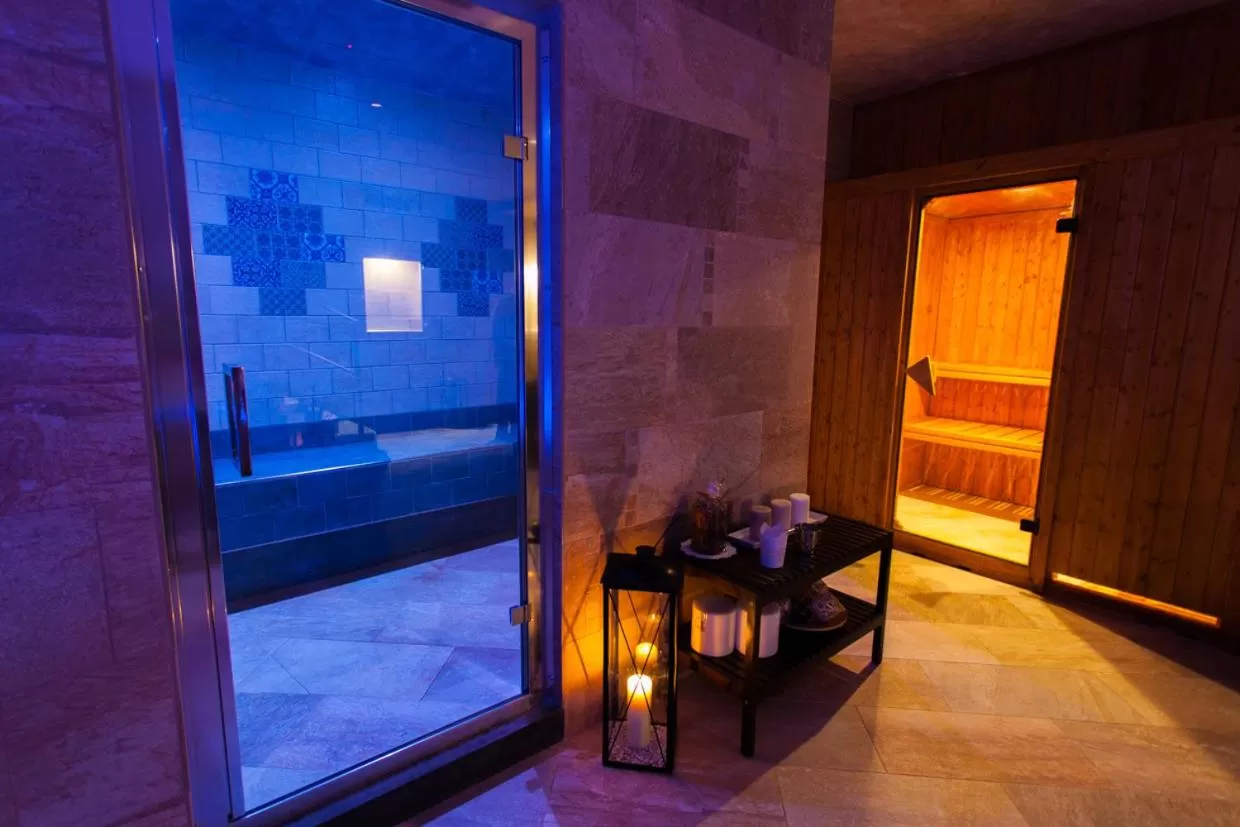 Steam room in Hotel Costazzurra Museum & Spa