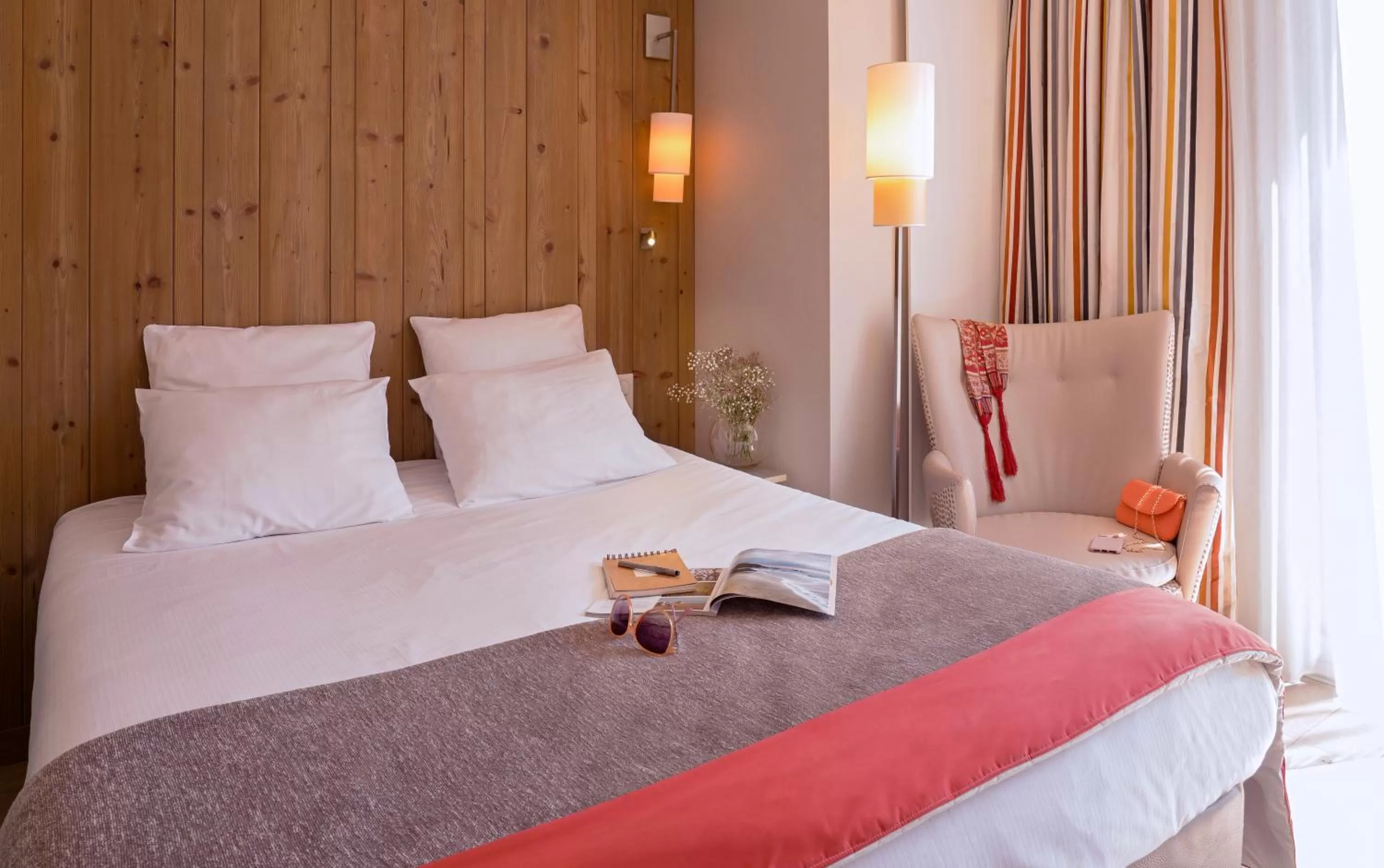 Bed in Hôtel de la Baie - Thalassothérapie PREVITHAL