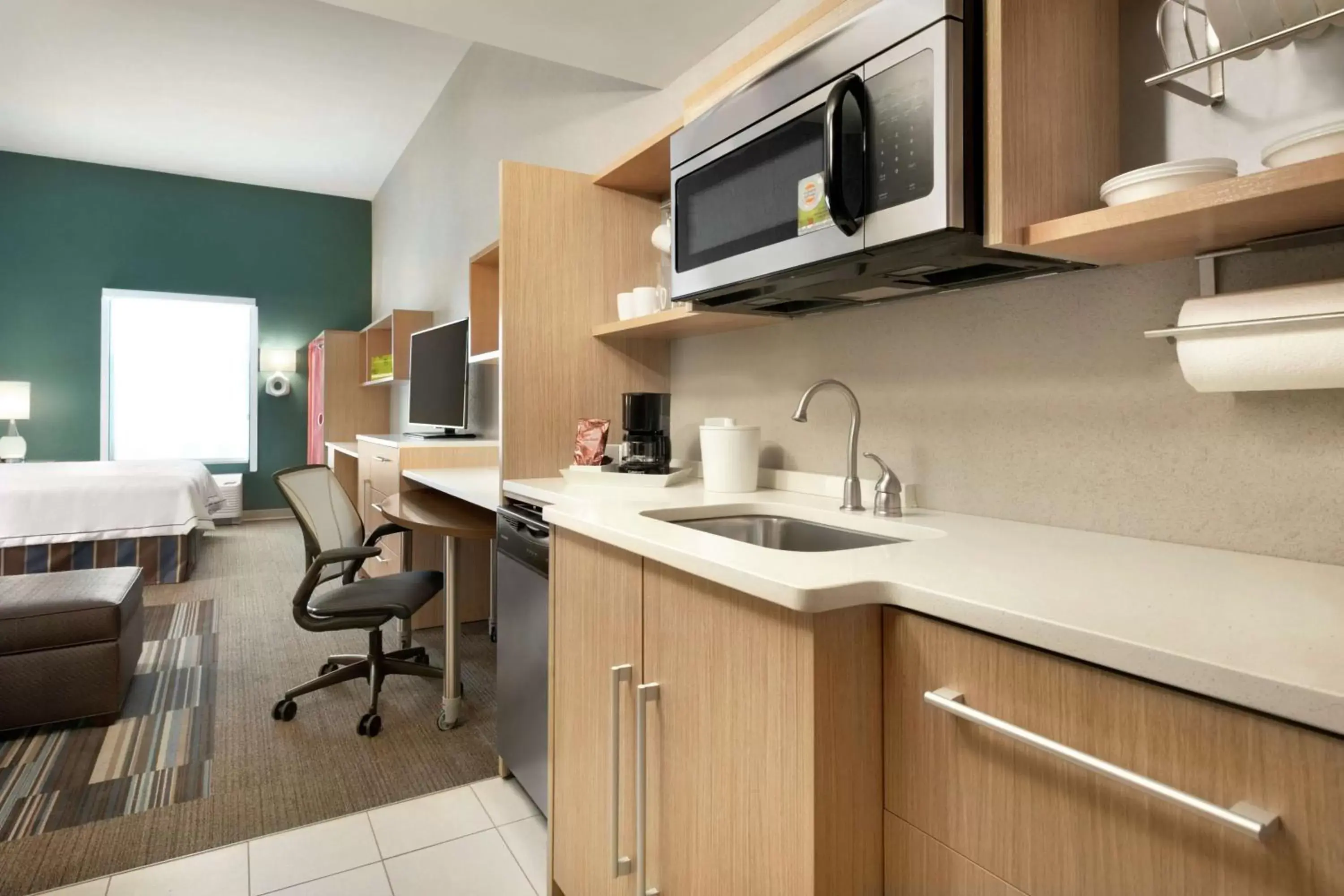 Kitchen or kitchenette, Kitchen/Kitchenette in Home2 Suites By Hilton Mt Pleasant Charleston