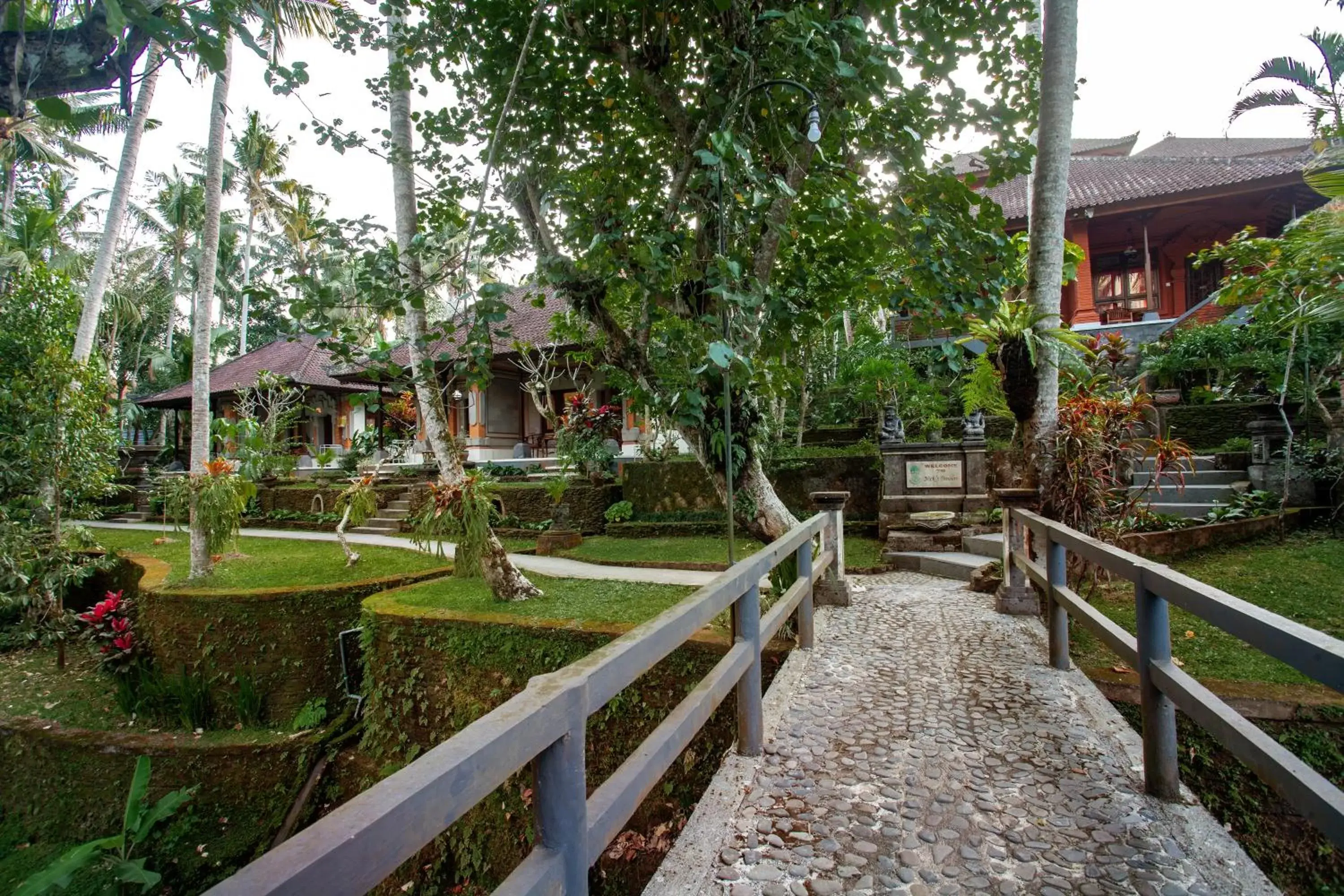 River view, Garden in Nick's Pension