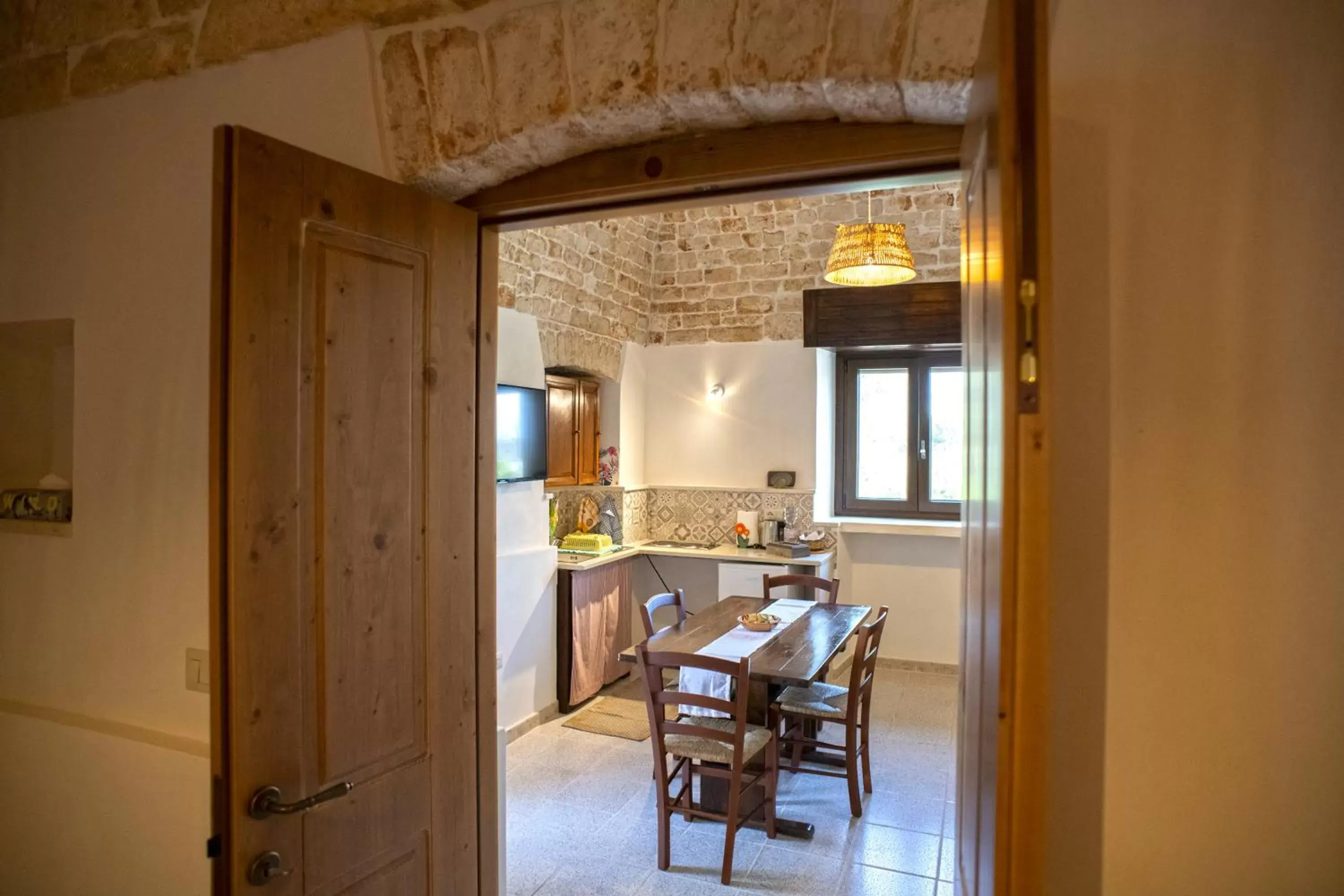 Kitchen or kitchenette, Dining Area in B&B Il Brigante