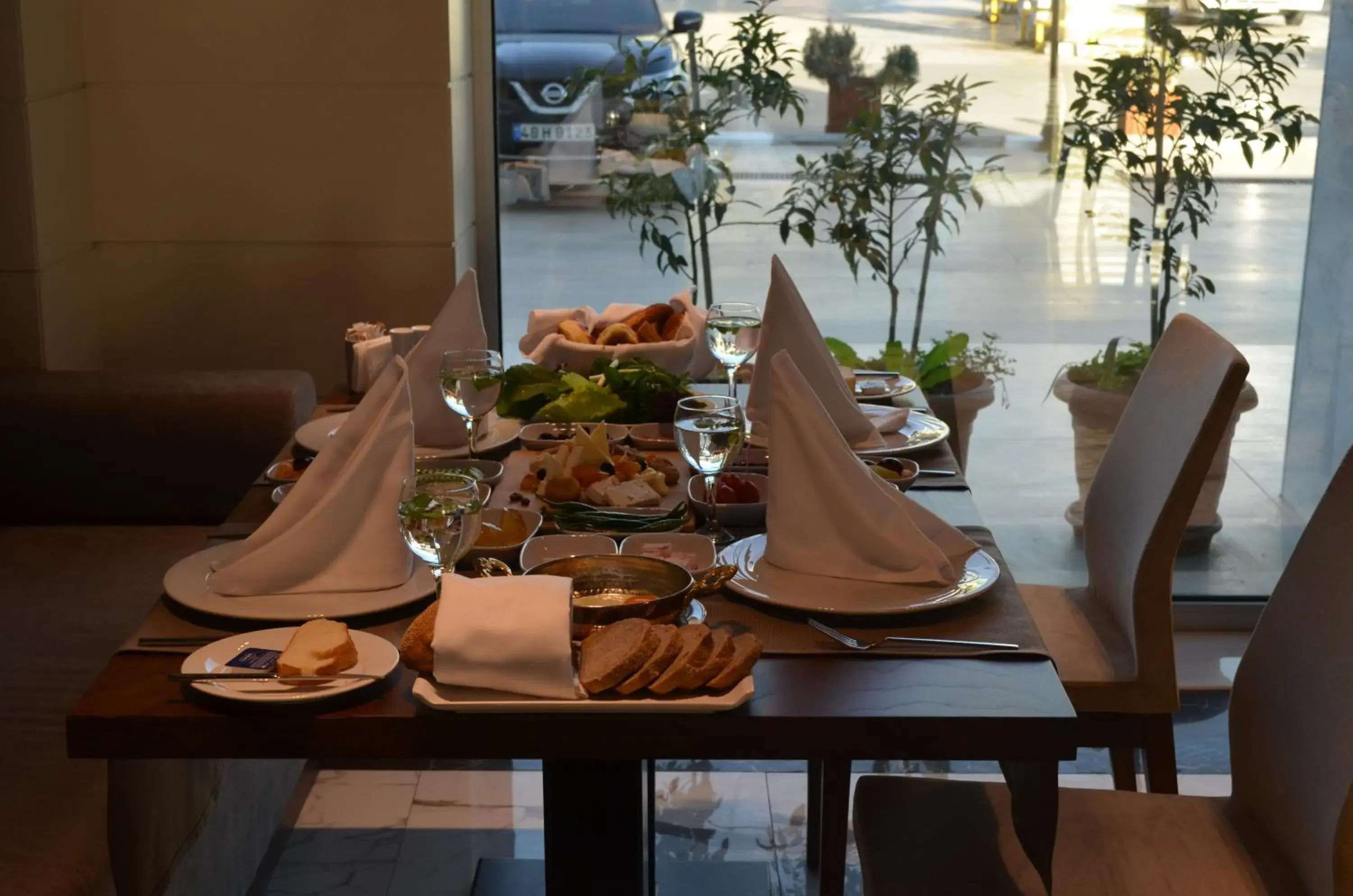 Buffet breakfast, Restaurant/Places to Eat in B Business Hotel & Spa