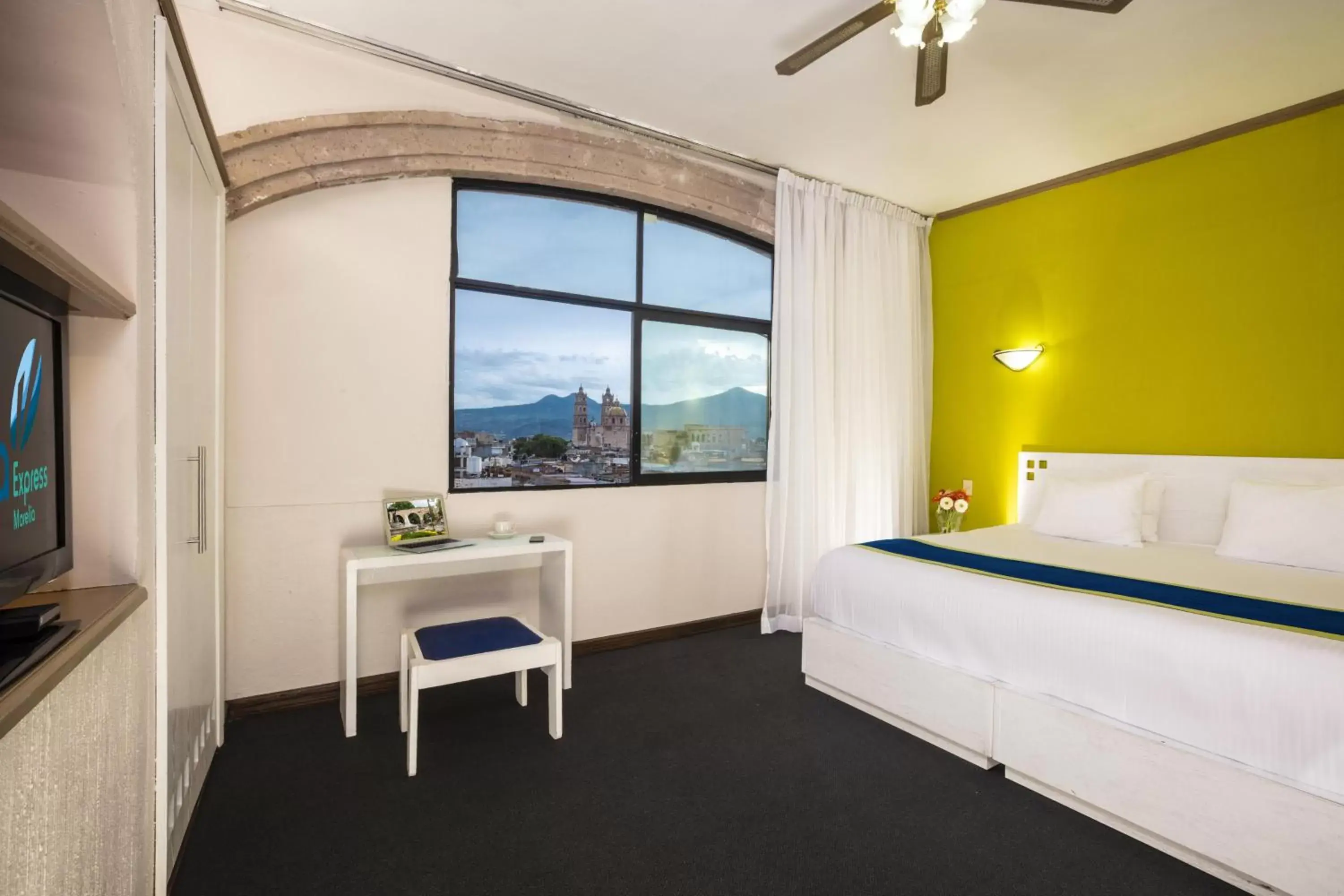 Deluxe King Room - single occupancy in Vista Express Morelia by Arriva Hospitality Group Deluxe King Room - single occupancy in Vista Express Morelia by Arriva Hospitality Group