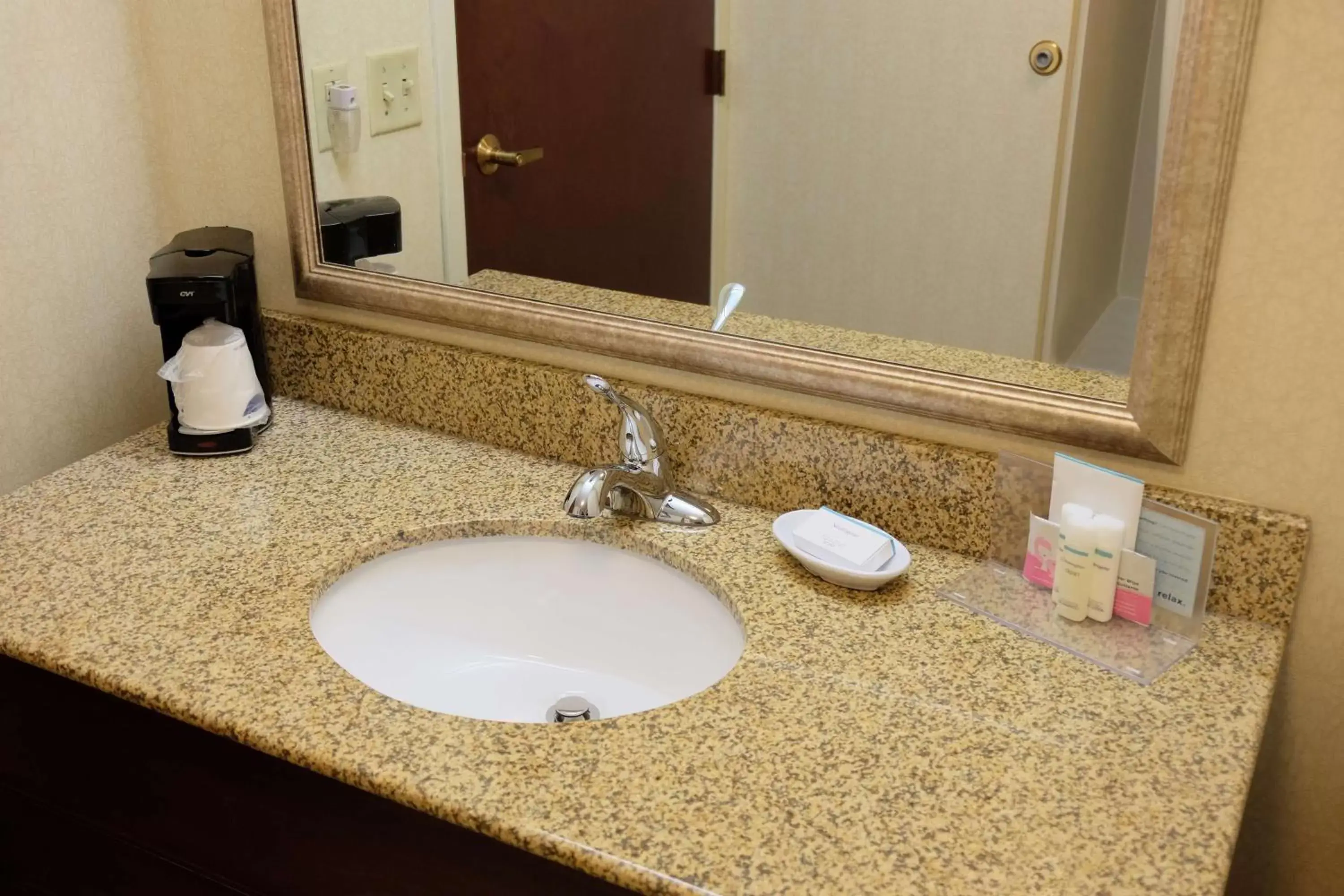 Bathroom in Hampton Inn Lima