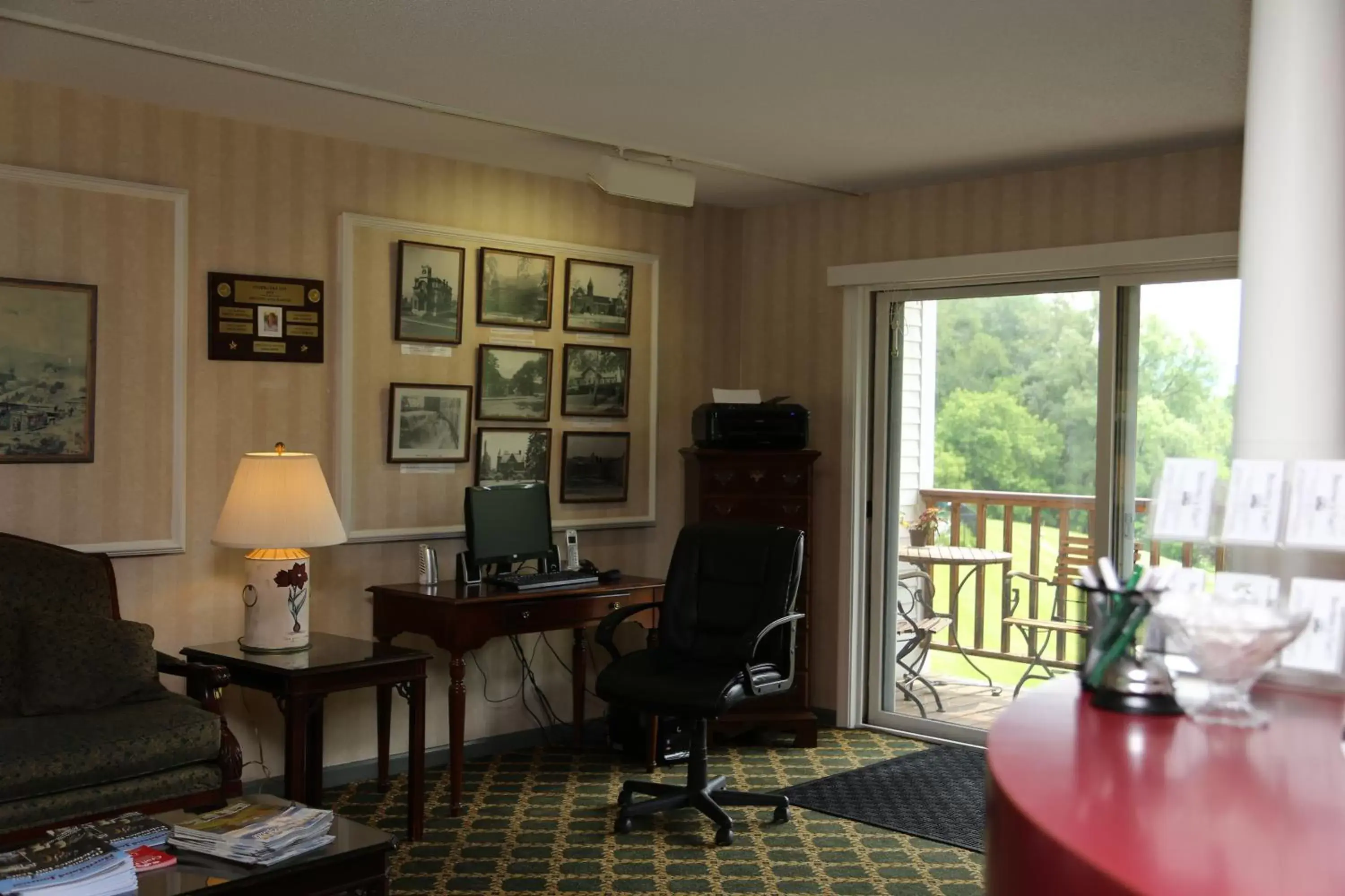 Lobby or reception in Fairbanks Inn