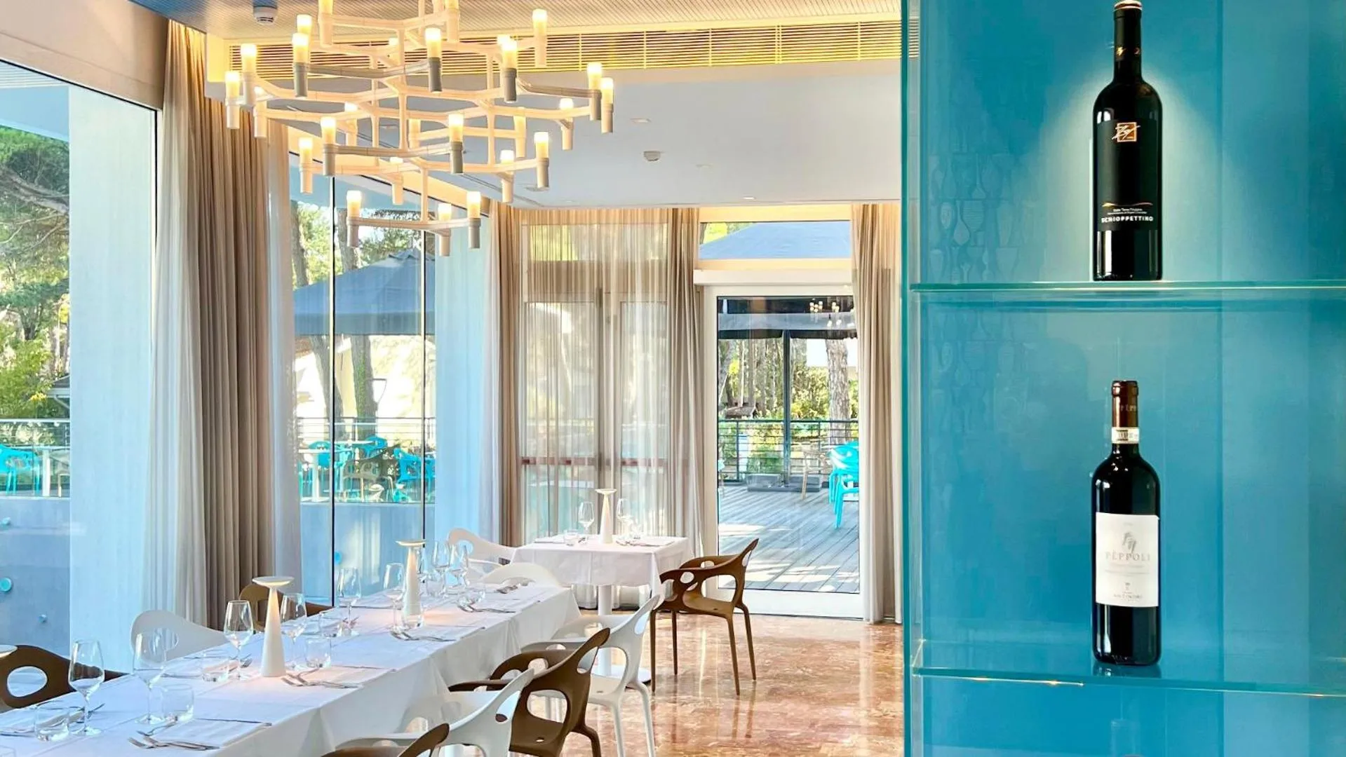 Restaurant/places to eat in Hotel President