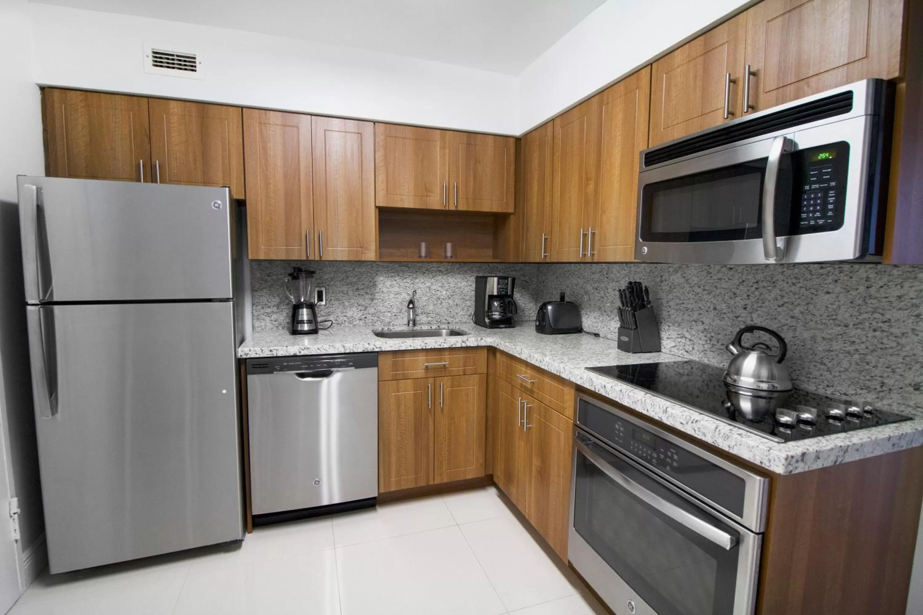 Kitchen or kitchenette in Seacoast Suites on Miami Beach