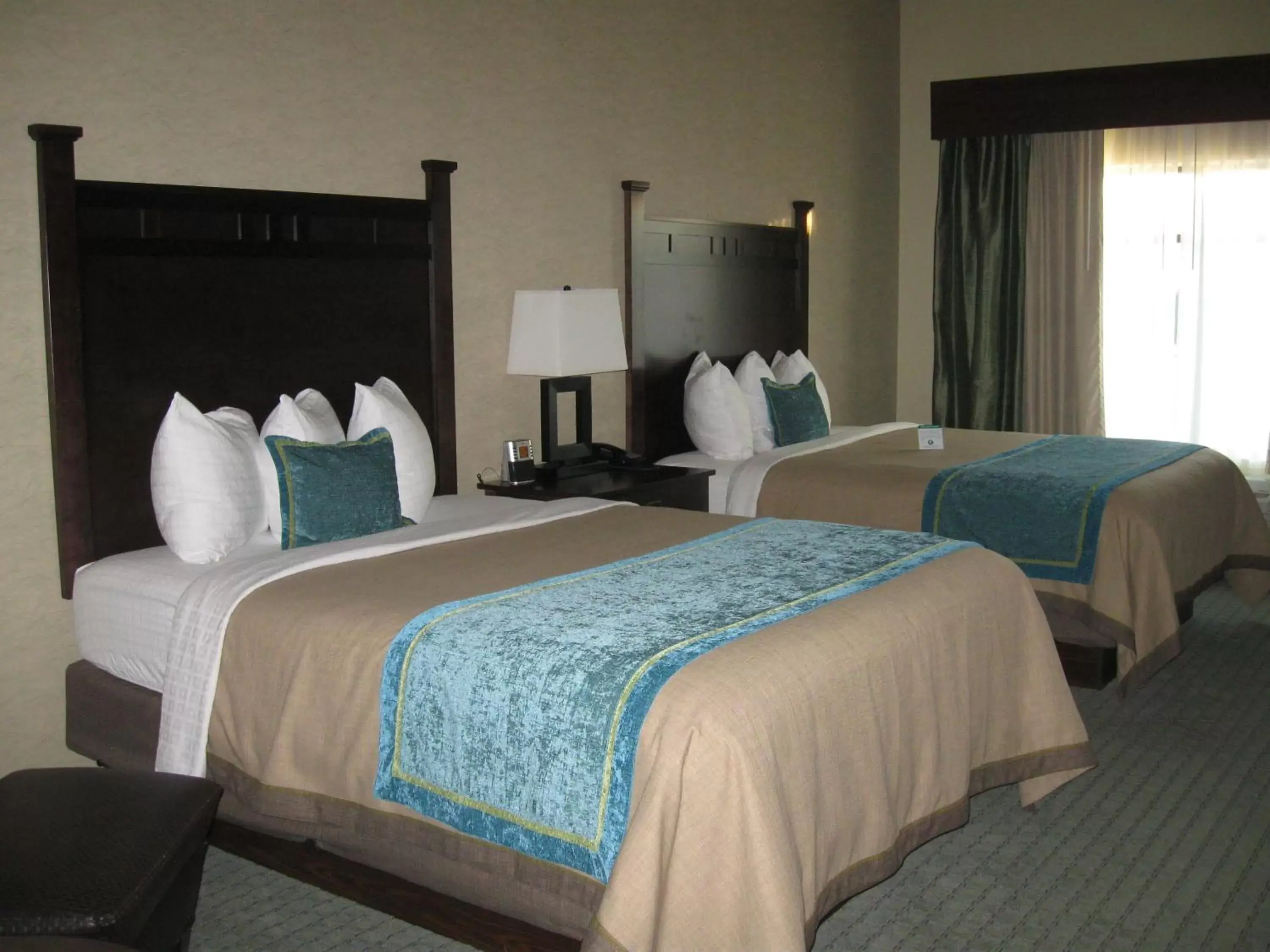 Photo of the whole room, Bed in Little Missouri Inn & Suites New Town