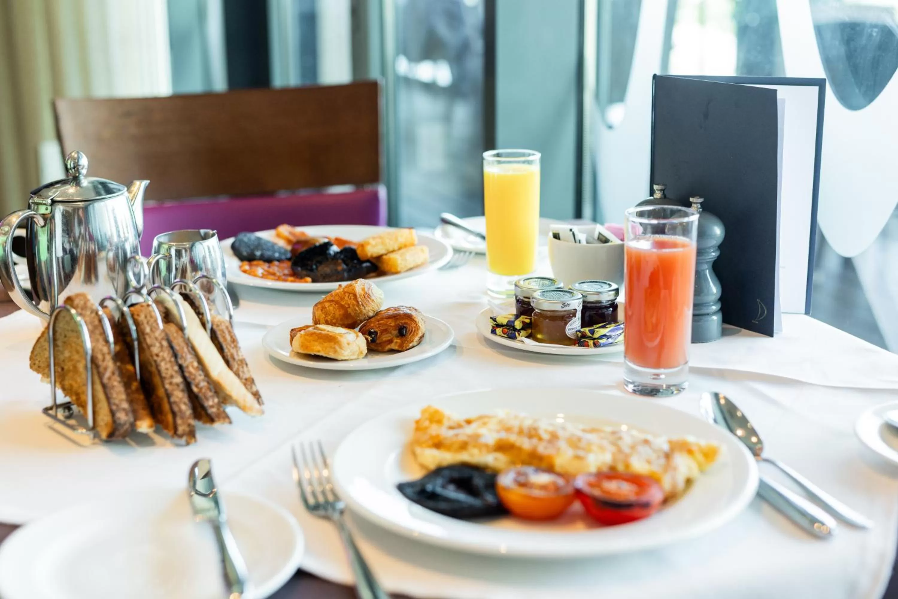 Breakfast in The Royal Yacht