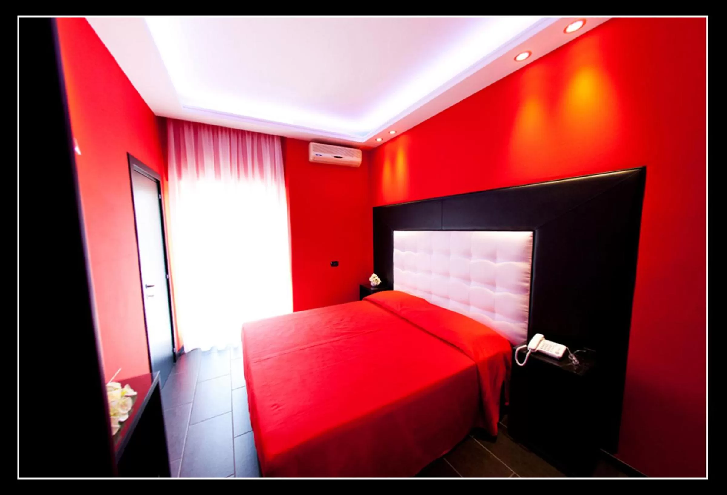 Bedroom, Bed in Fly Boutique Hotel