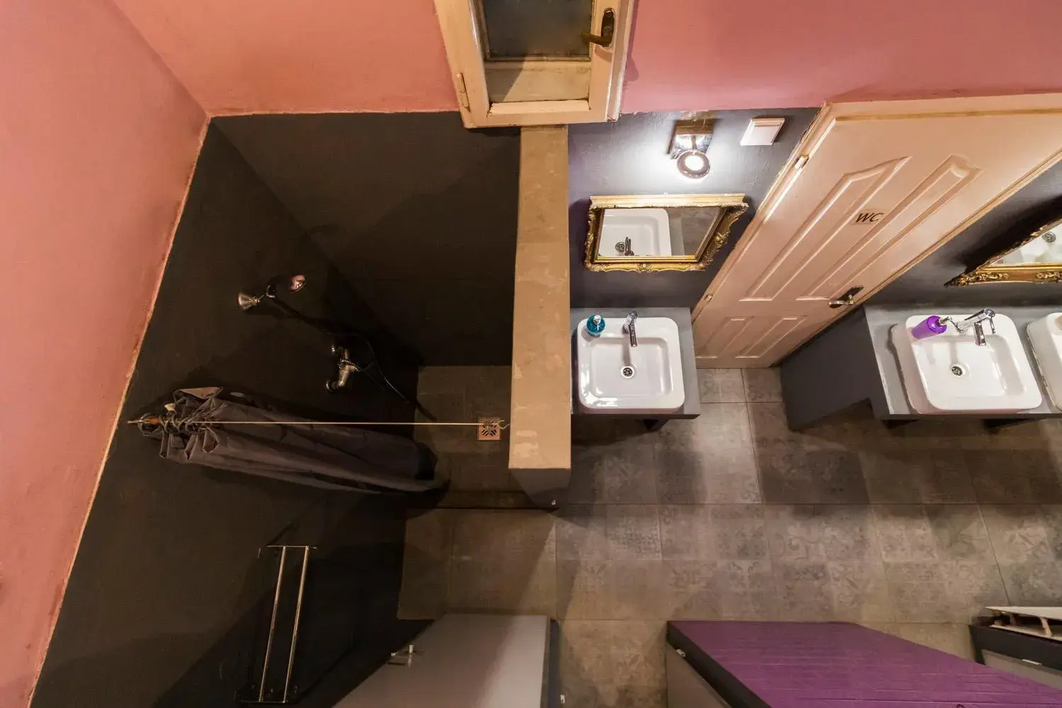 Bathroom in Baroque Hostel & Coworking