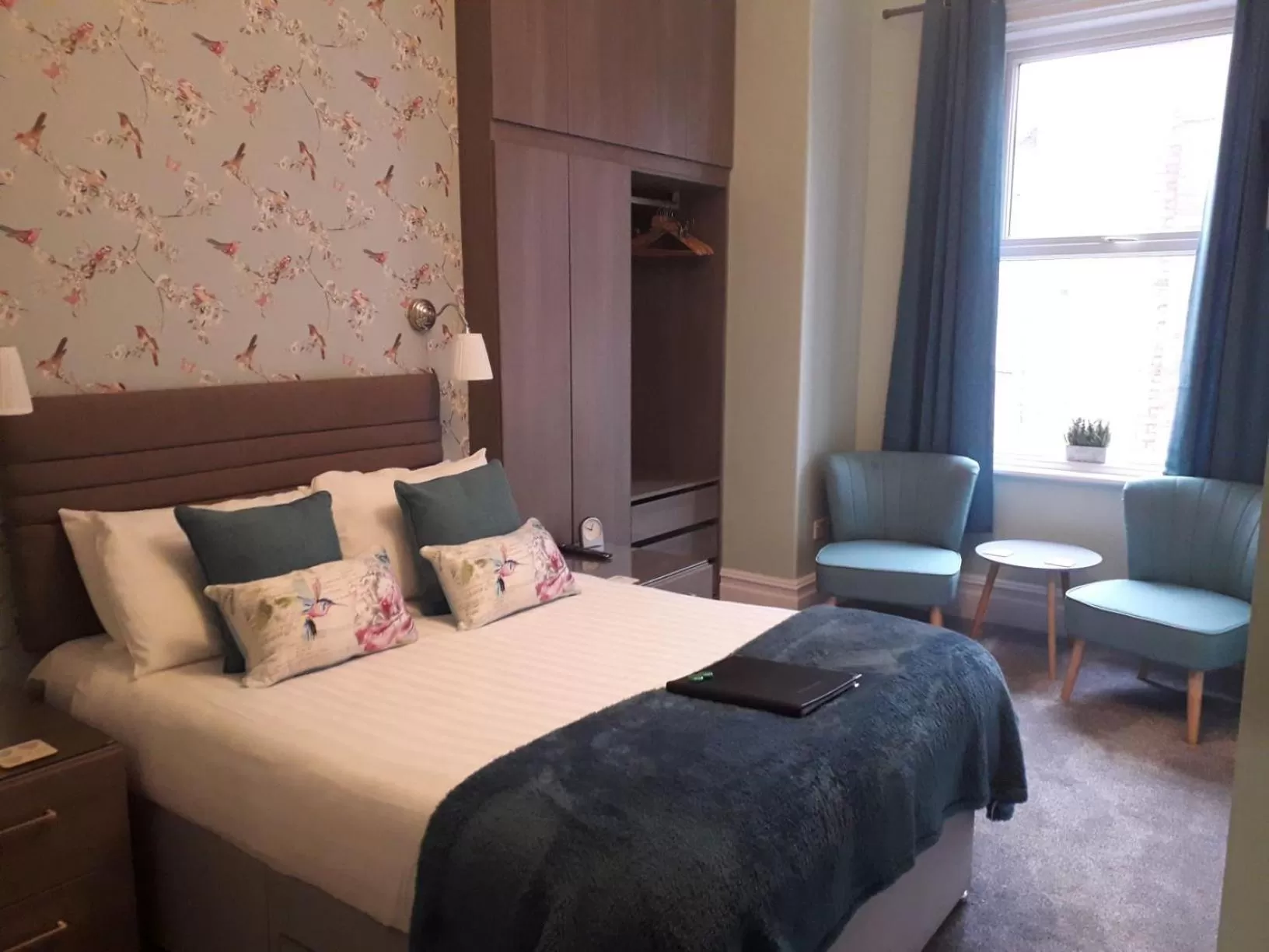 Bedroom, Bed in Edendale House