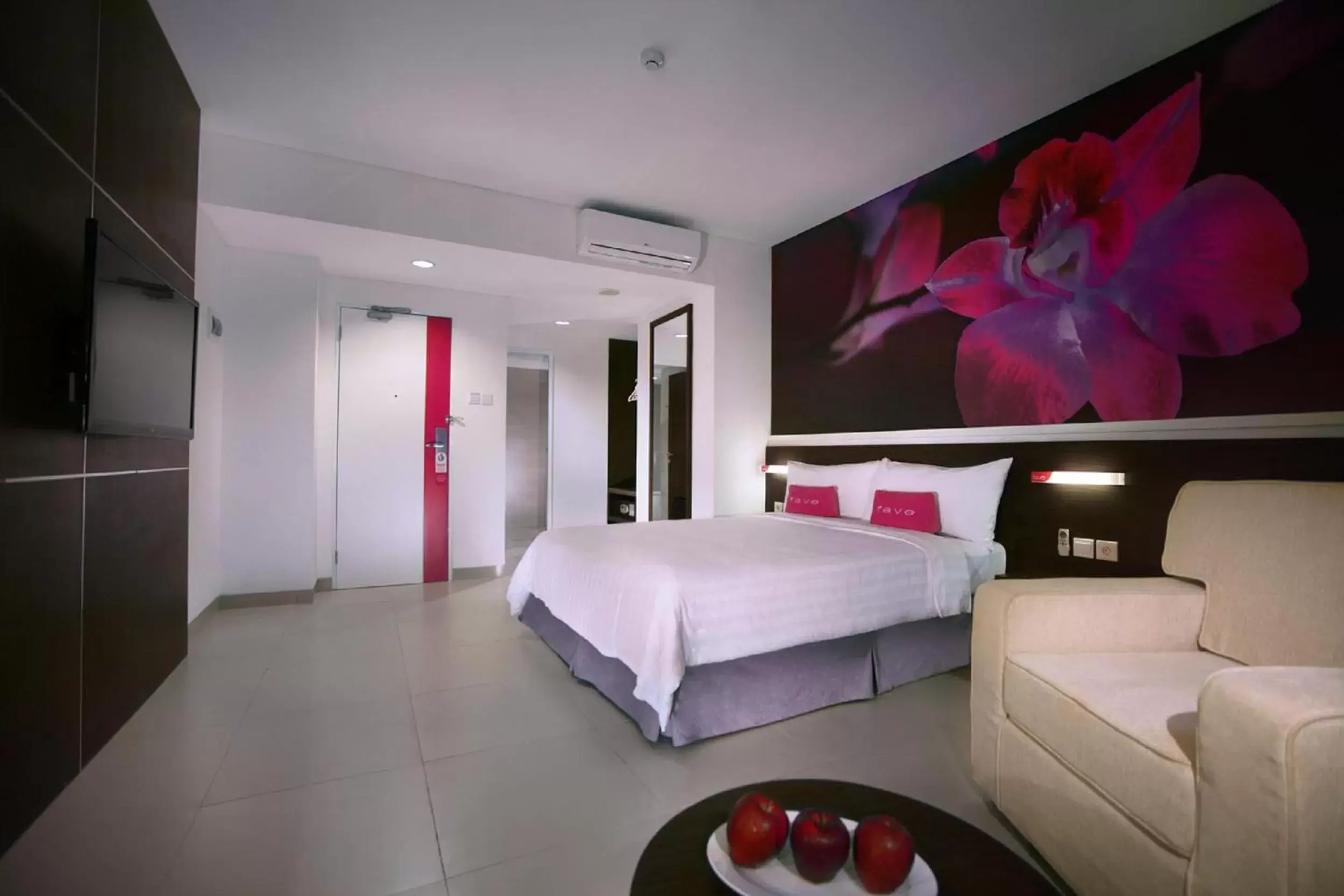 Bedroom, Bed in favehotel Melawai