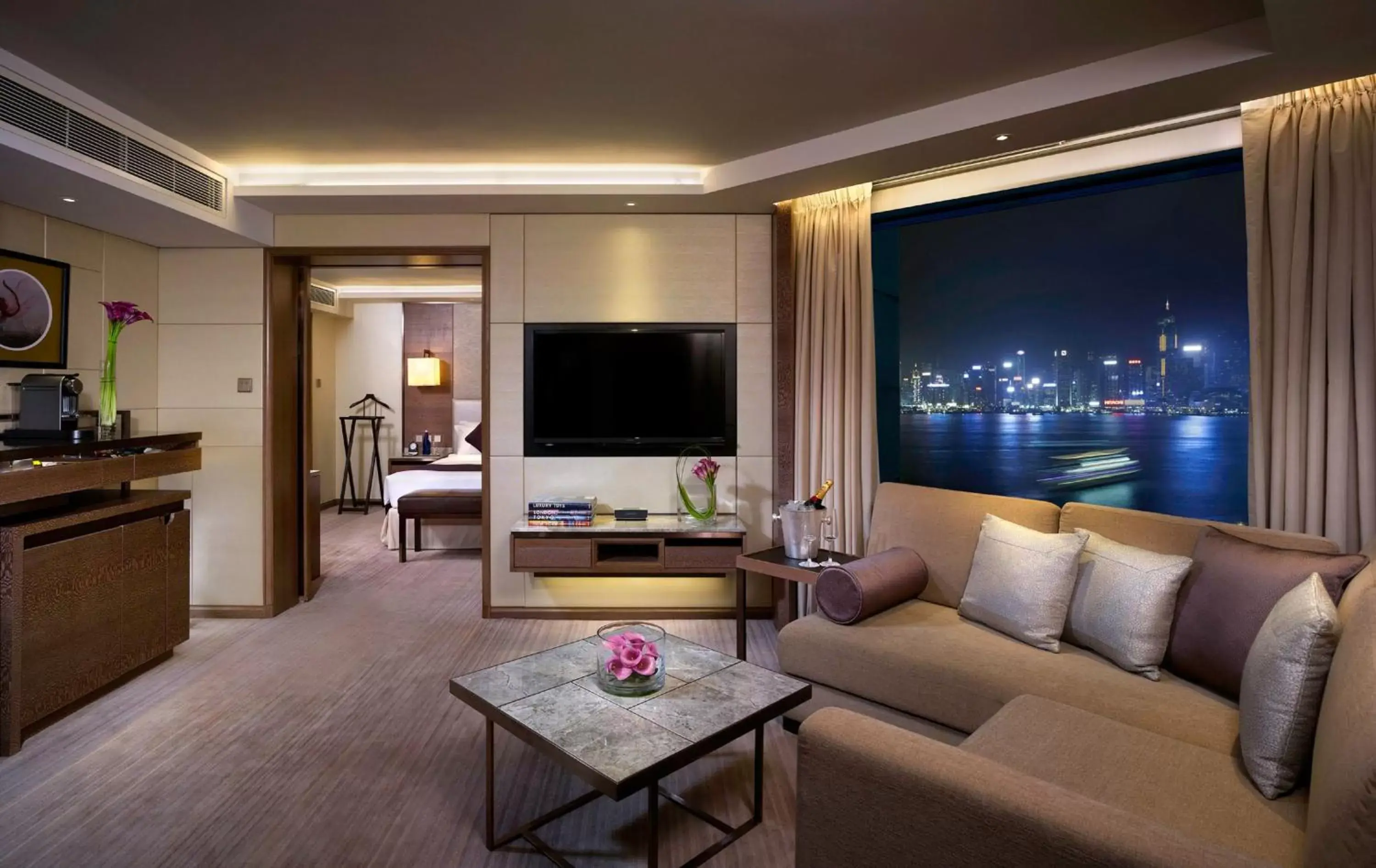 Photo of the whole room, Seating Area in InterContinental Grand Stanford Hong Kong, an IHG Hotel