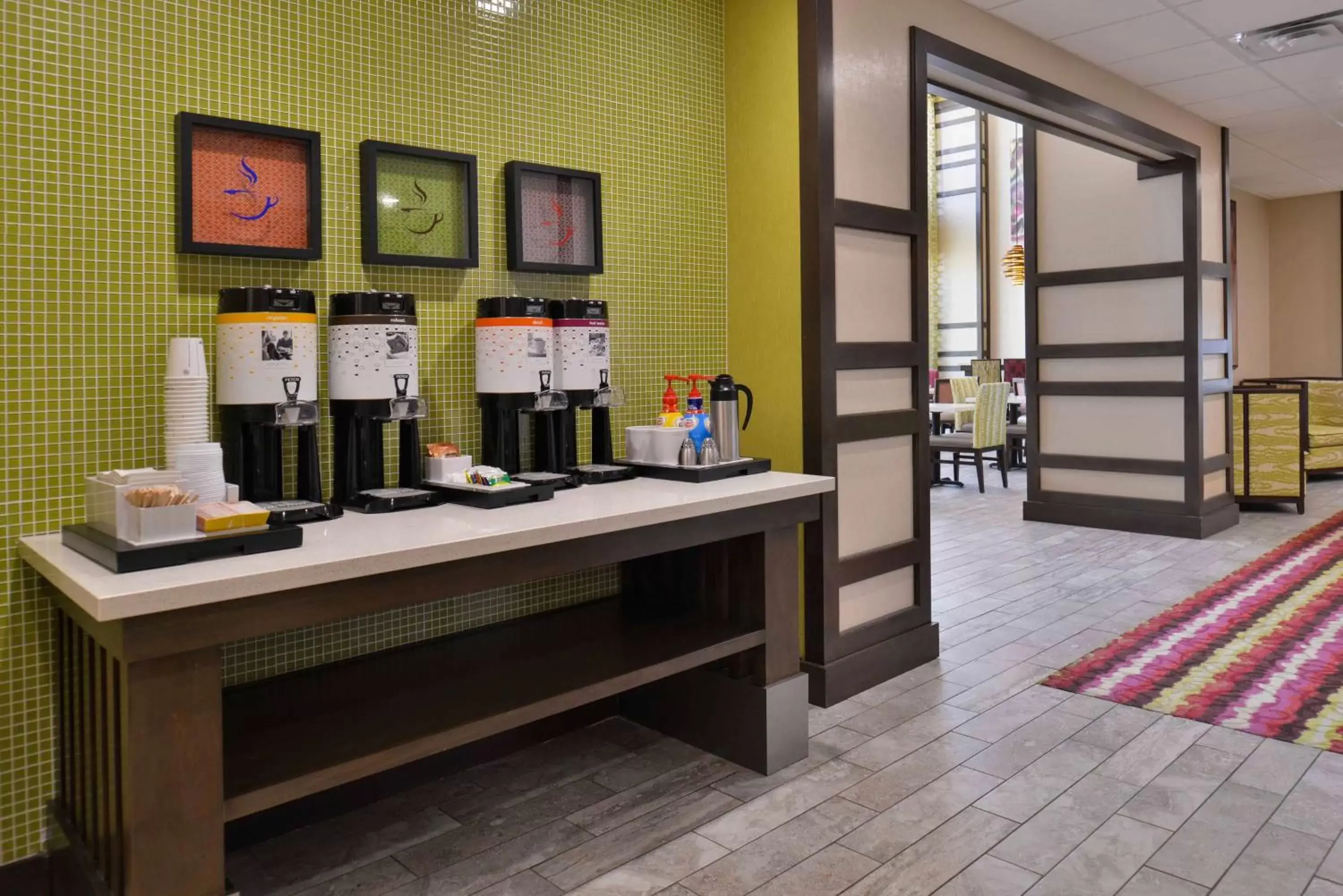 Restaurant/places to eat in Hampton Inn & Suites Dallas Market Center