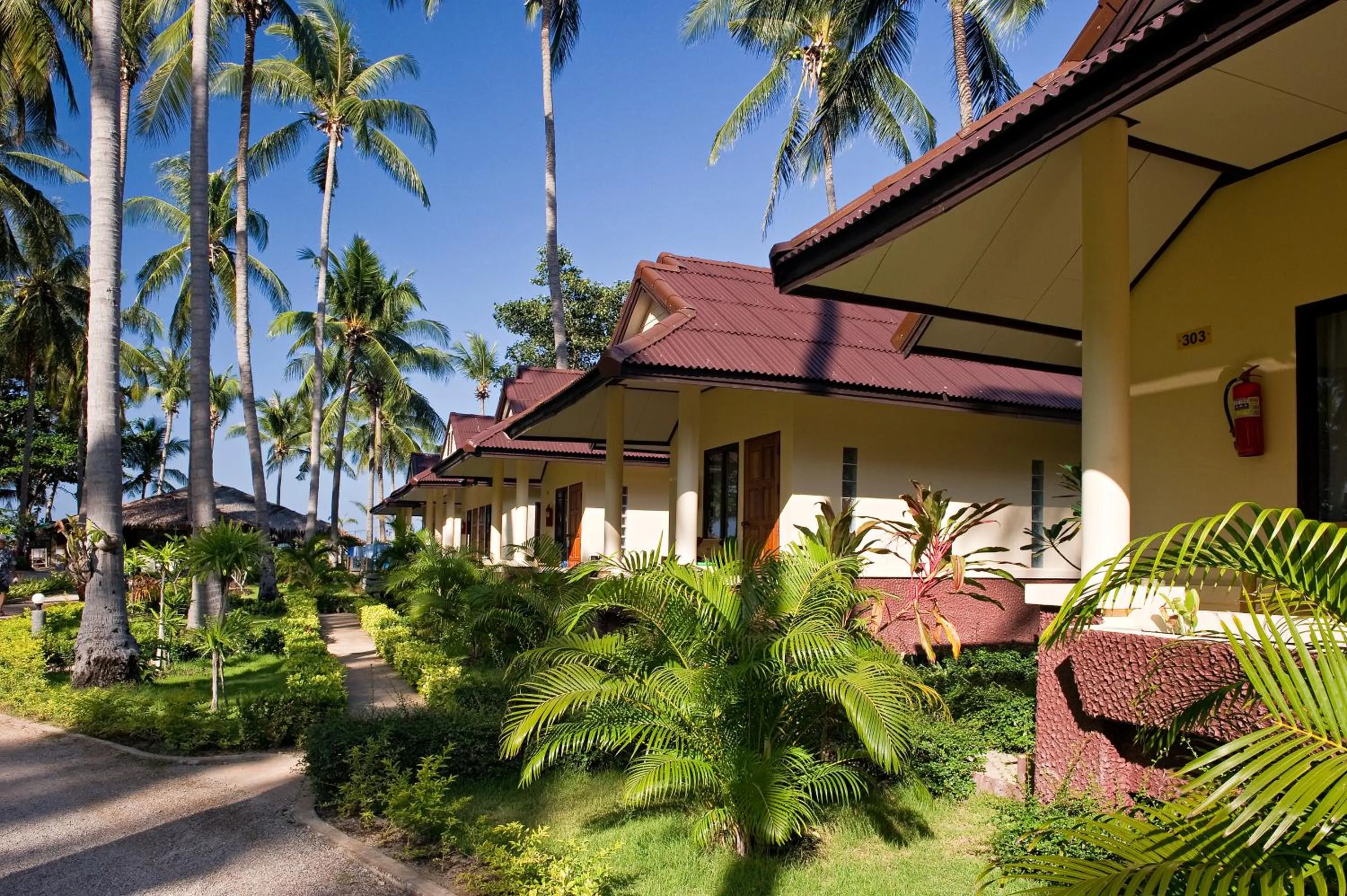 Facade/entrance in Moonwalk Lanta Resort