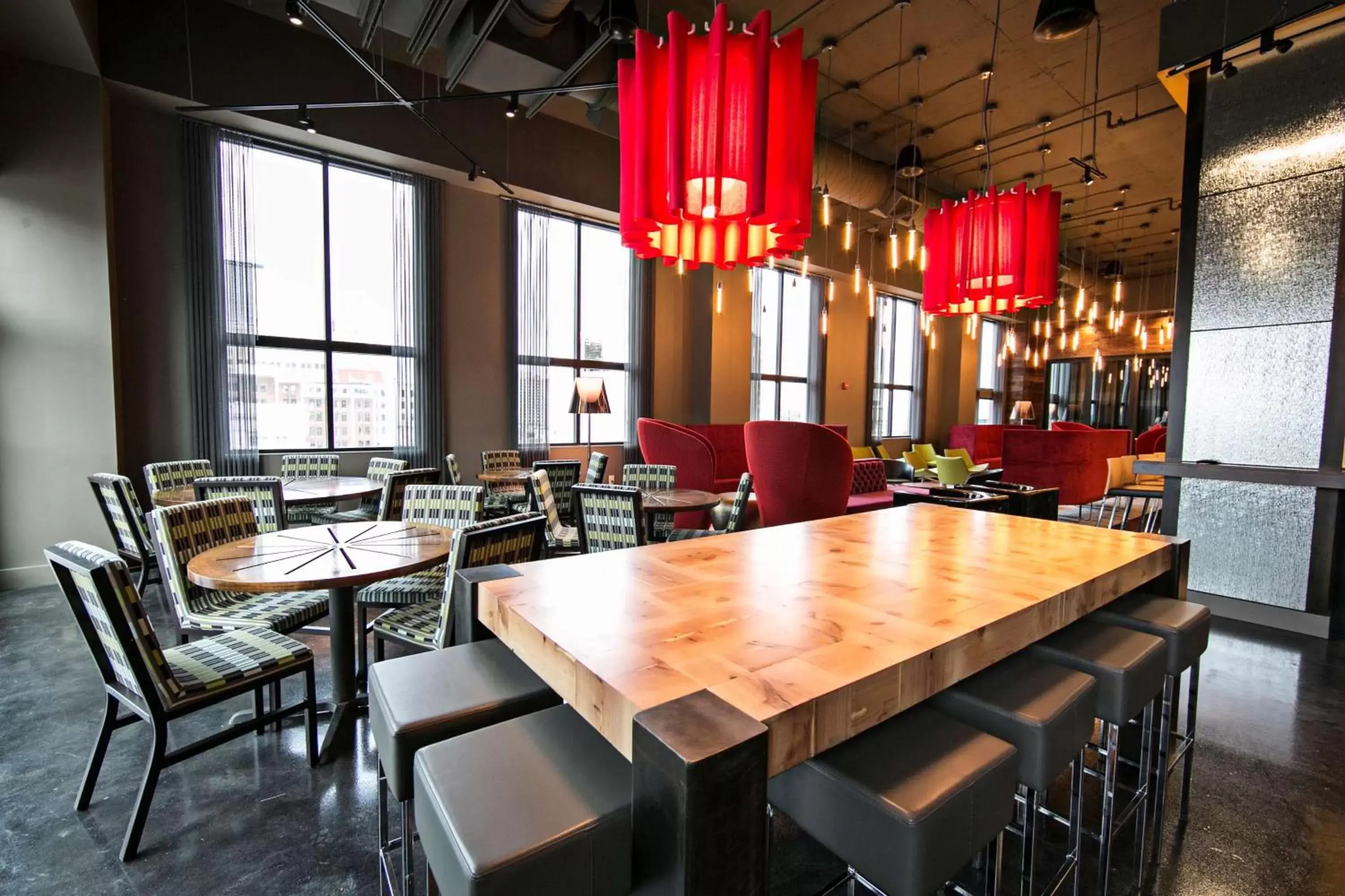 Lounge or bar, Restaurant/Places to Eat in Hilton Garden Inn Louisville Downtown