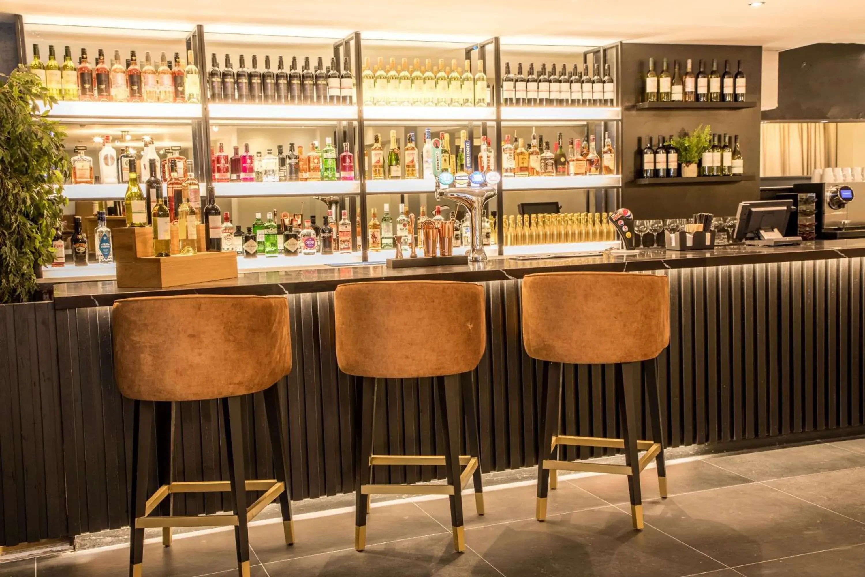 Lounge or bar, Lounge/Bar in Park Inn by Radisson Bournemouth