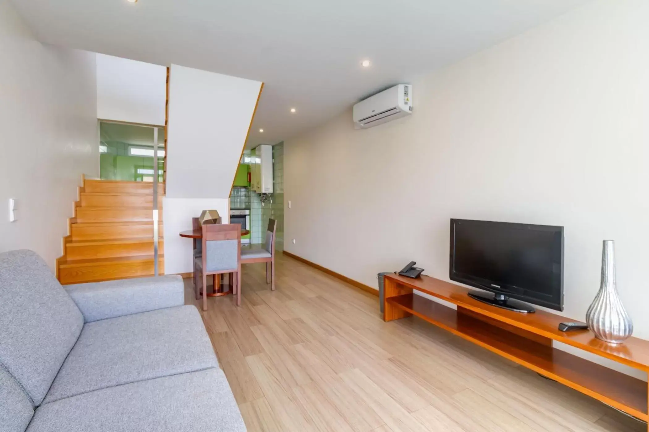 Living room, TV/Entertainment Center in Oca Flores Hotel Boutique