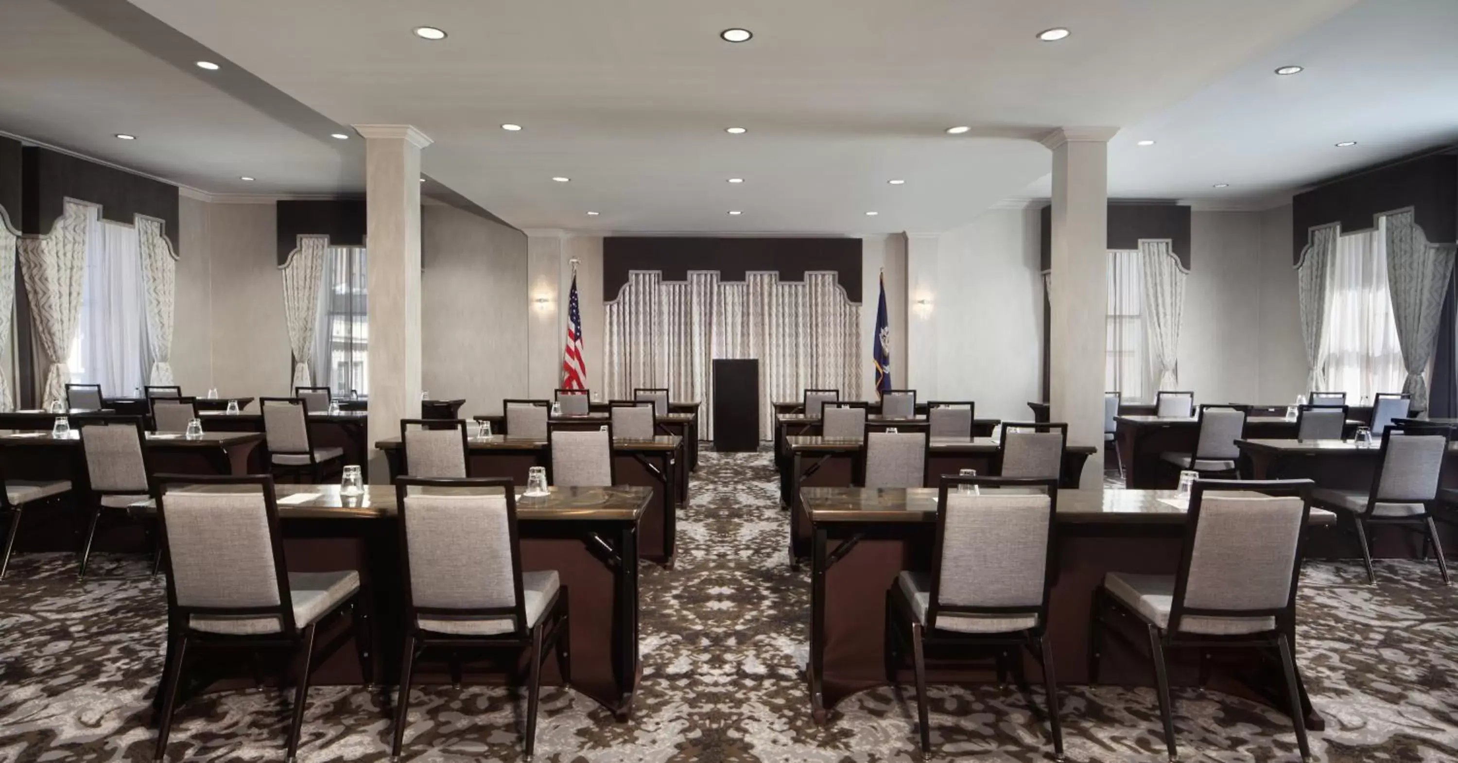 Business facilities, Restaurant/Places to Eat in Le Pavillon New Orleans