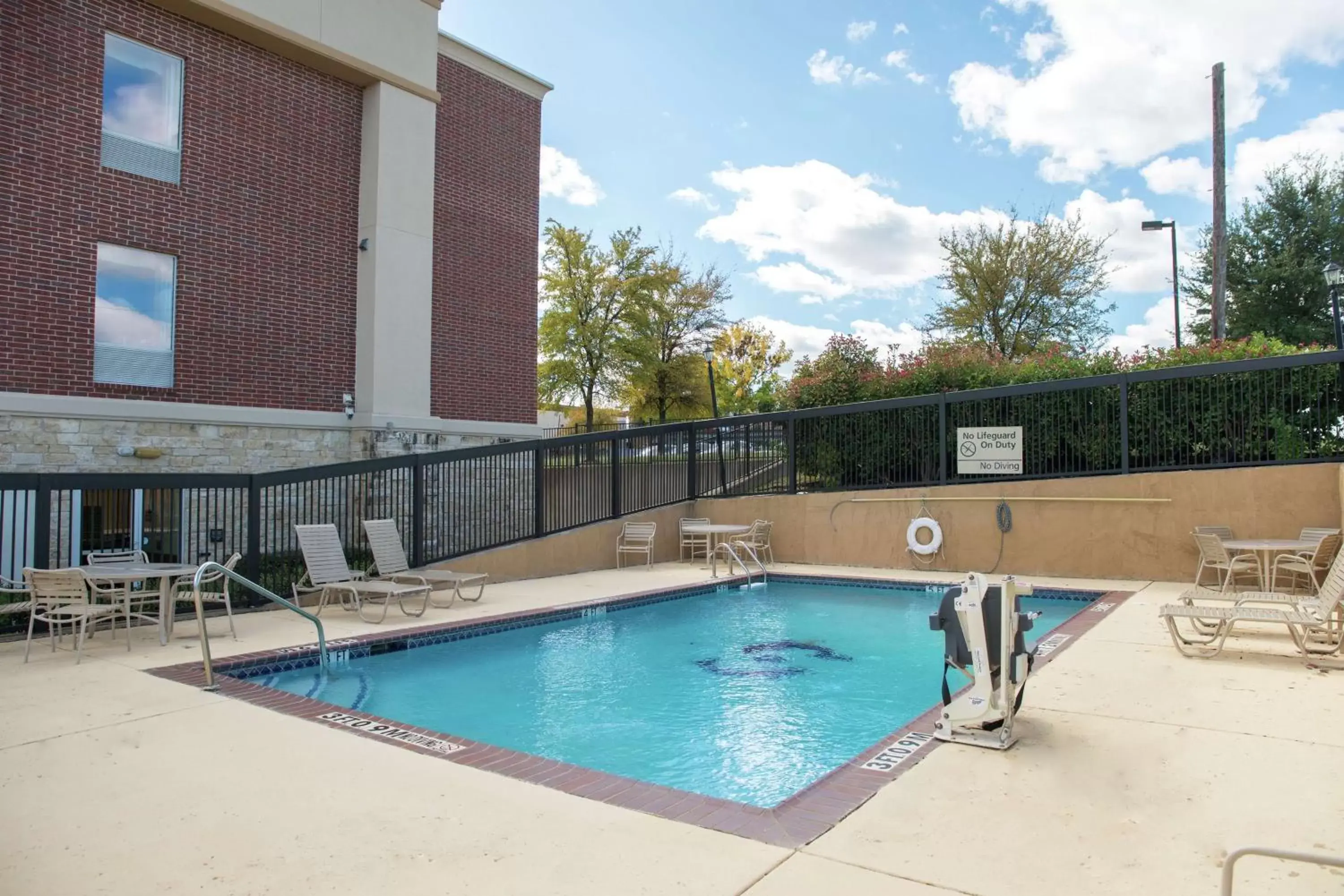 Pool view, Swimming Pool in Hampton Inn Dallas-Rockwall