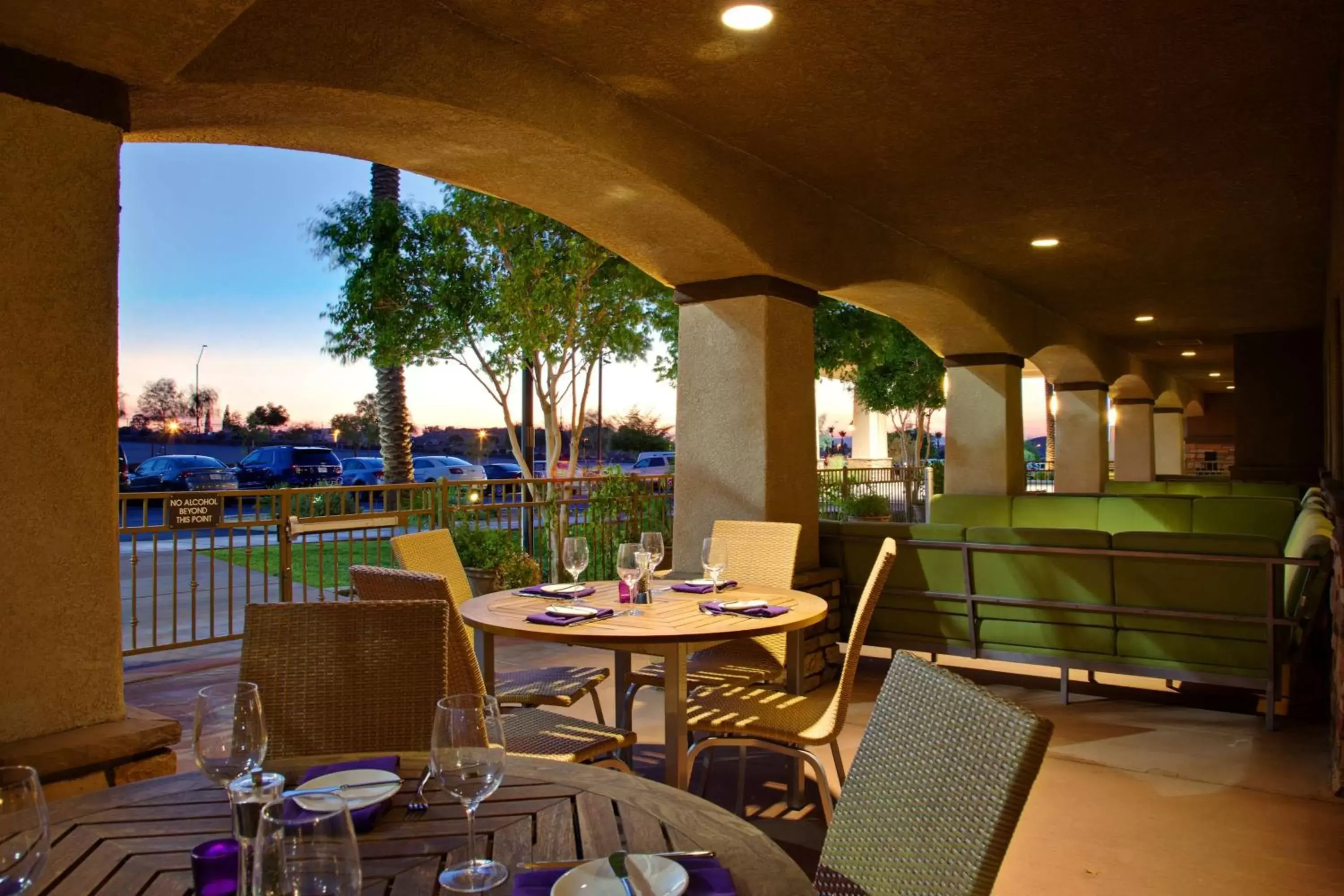 Restaurant/Places to Eat in Radisson Hotel Yuma