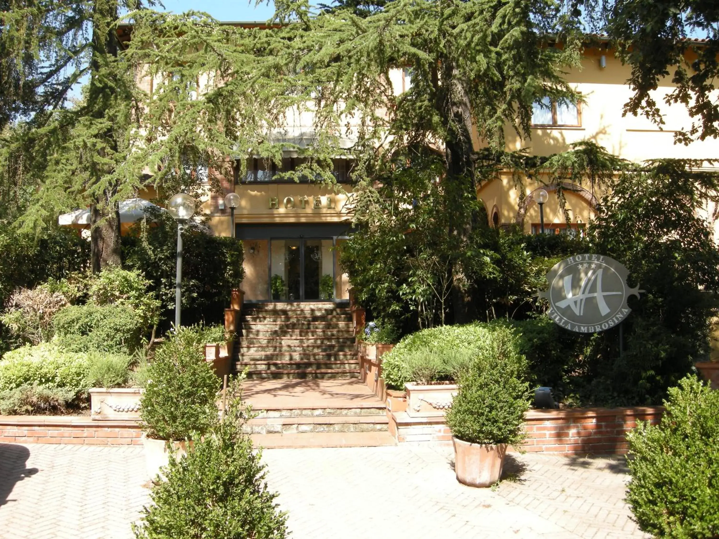 Facade/entrance in Villa Ambrosina