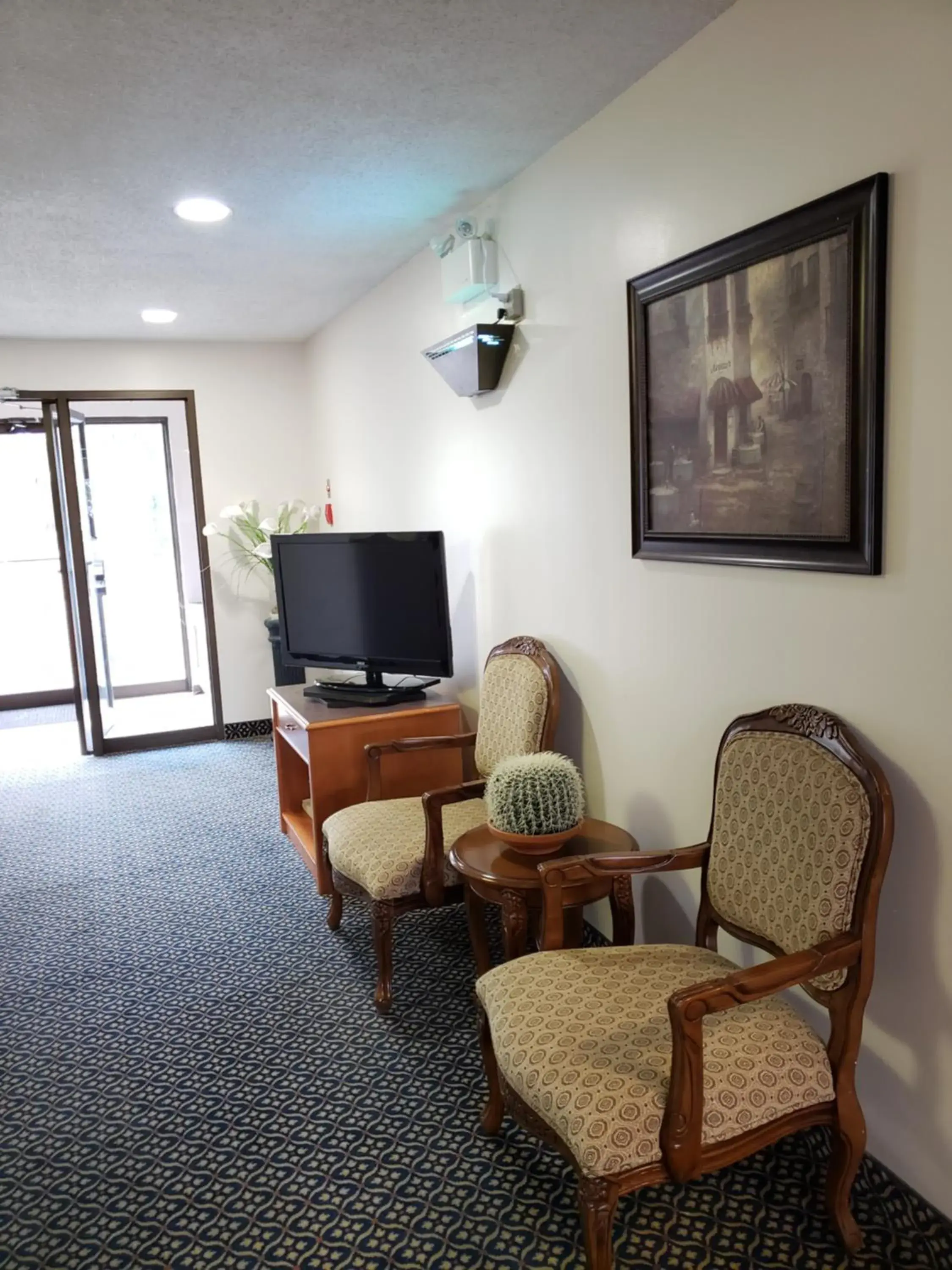 Seating Area in Tower Inn