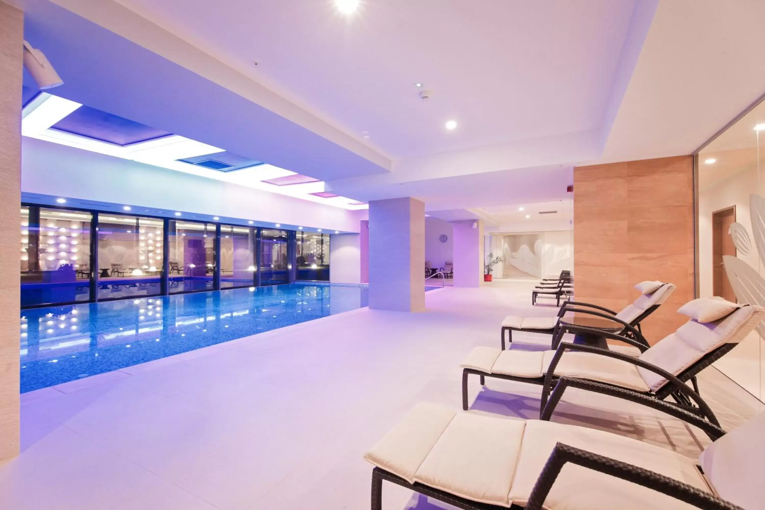 Spa and wellness centre/facilities, Swimming Pool in Ramada Plaza Craiova