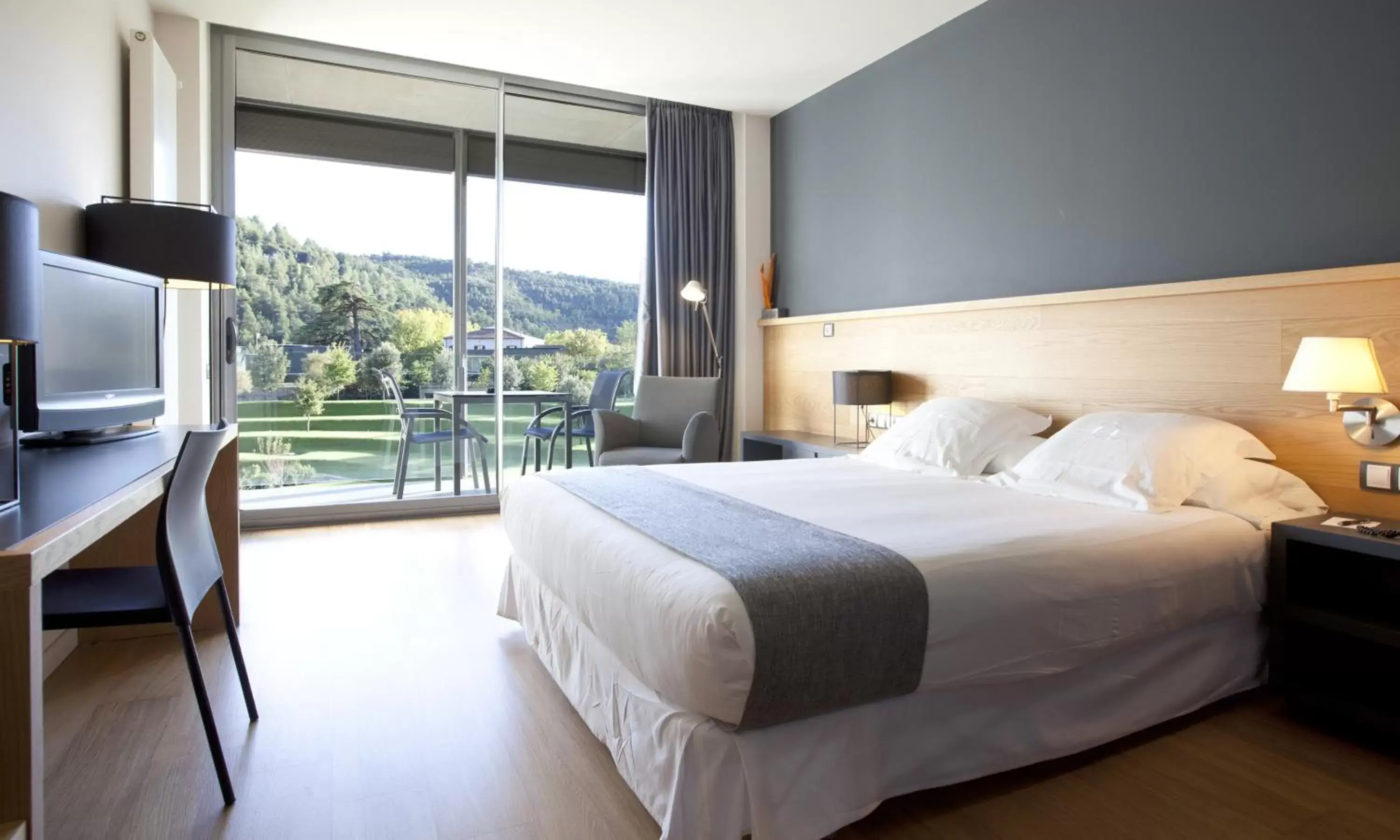 Bedroom, Bed in Hotel Món Sant Benet