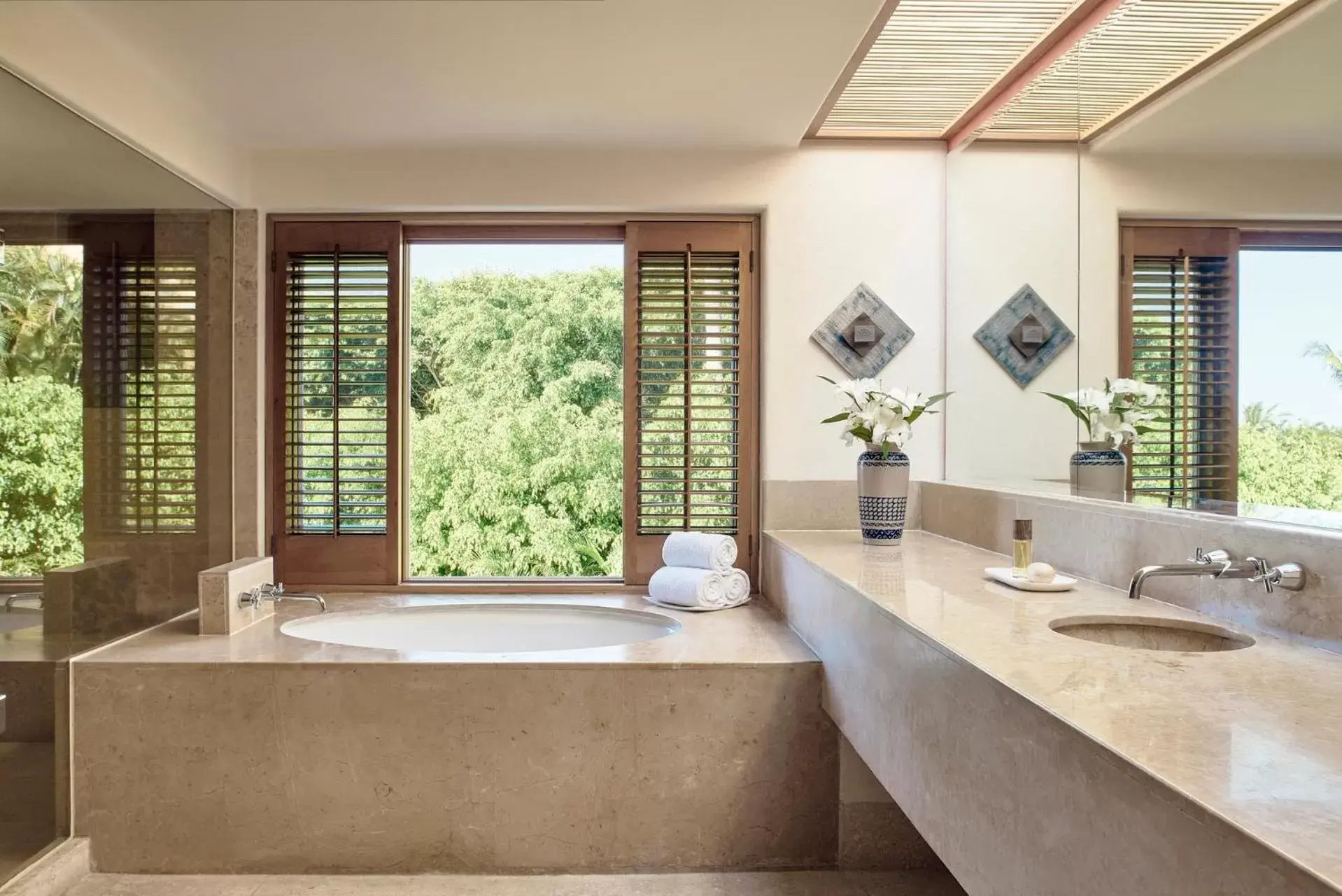 Hot Tub, Bathroom in Four Seasons Resort Punta Mita