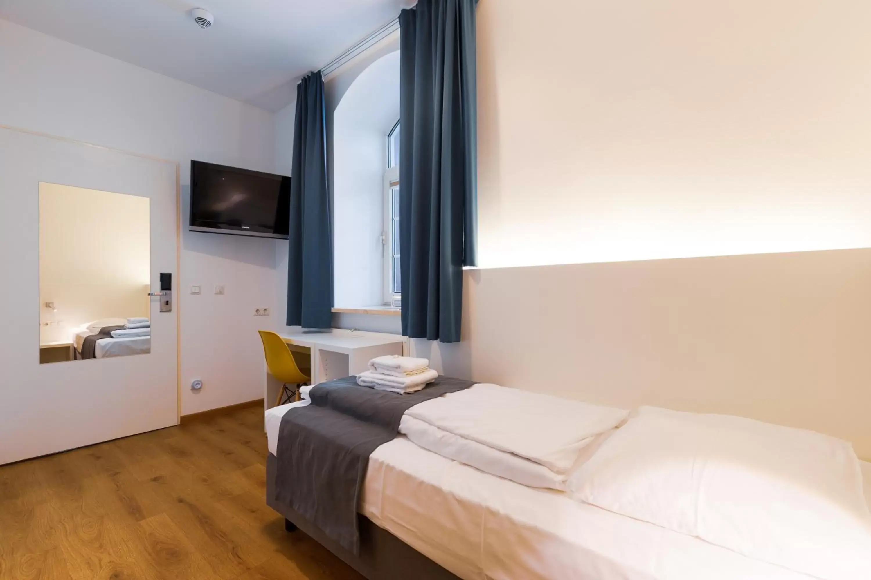 Bedroom, Bed in mk hotel münchen max-weber-platz