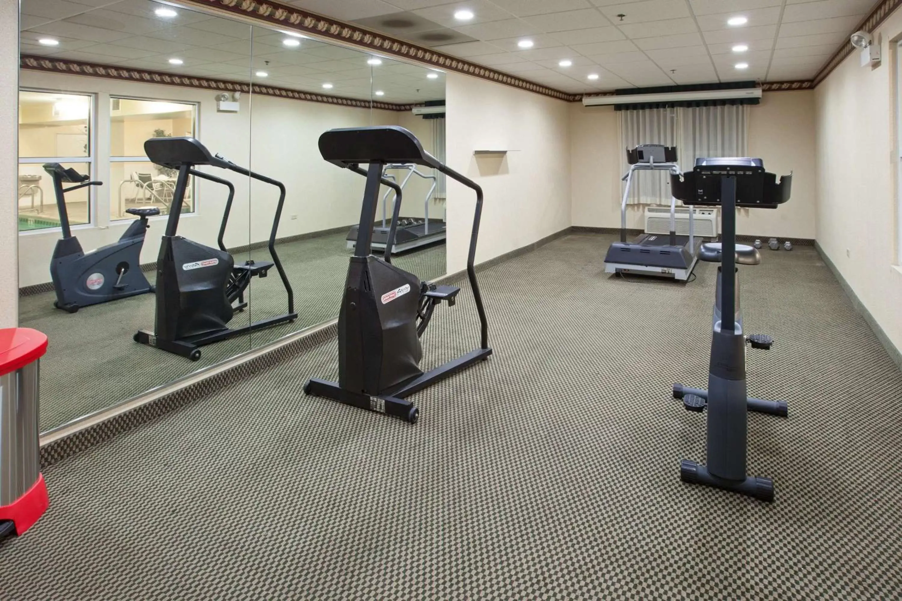 Activities, Fitness Center/Facilities in Country Inn & Suites by Radisson, Chicago O Hare Airport