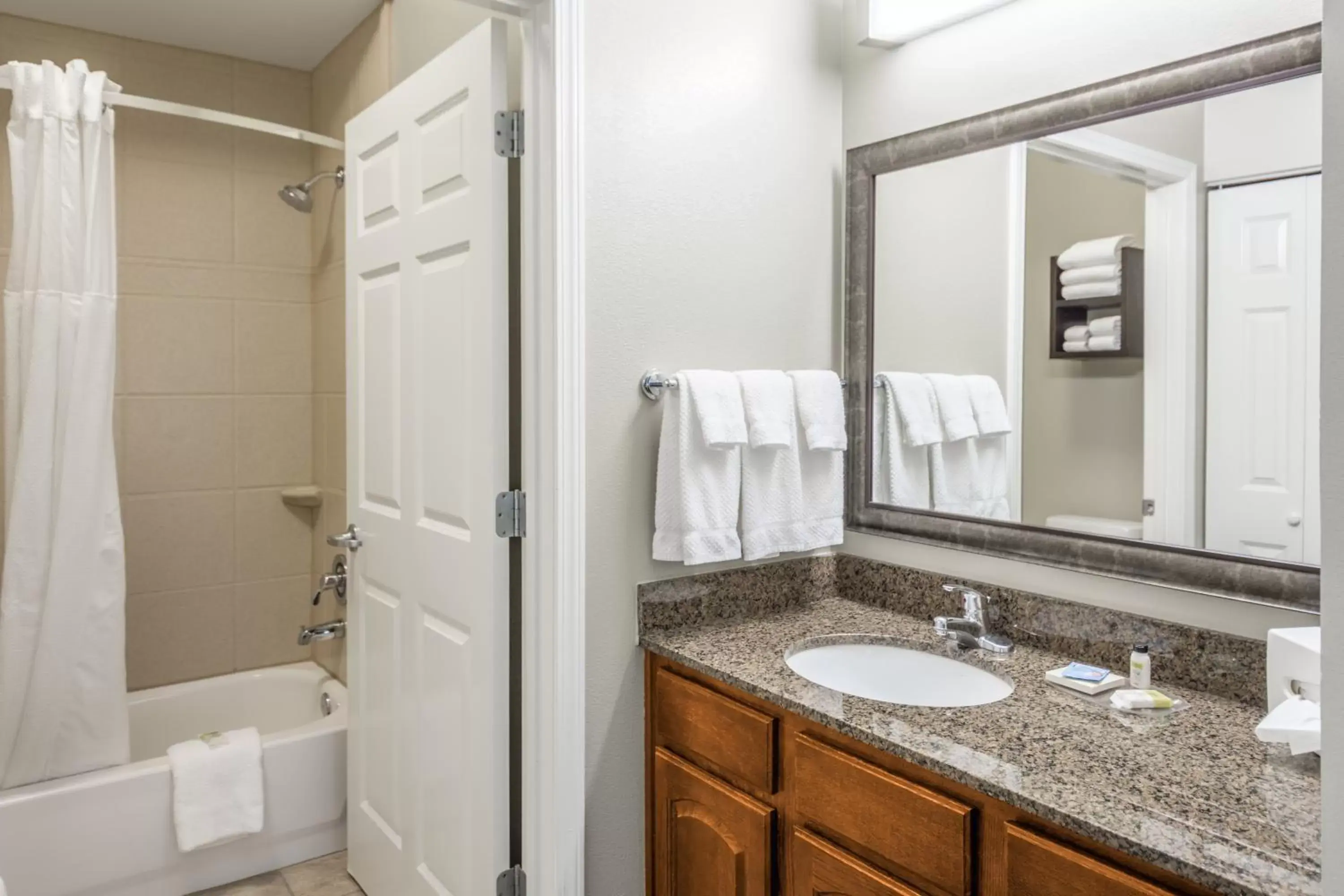 Photo of the whole room, Bathroom in Staybridge Suites - Kansas City-Independence, an IHG Hotel