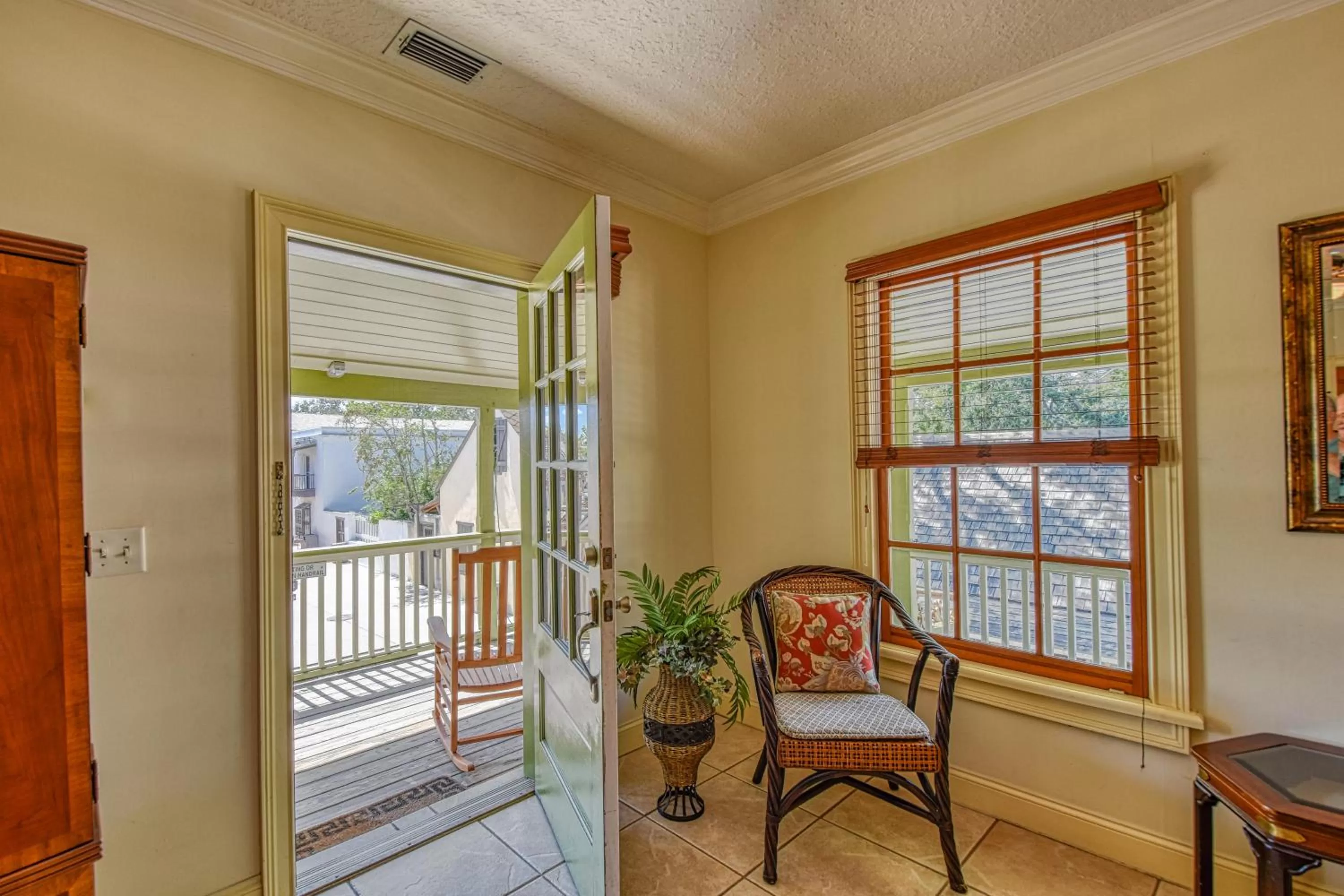 Seating area in St George Inn - Saint Augustine