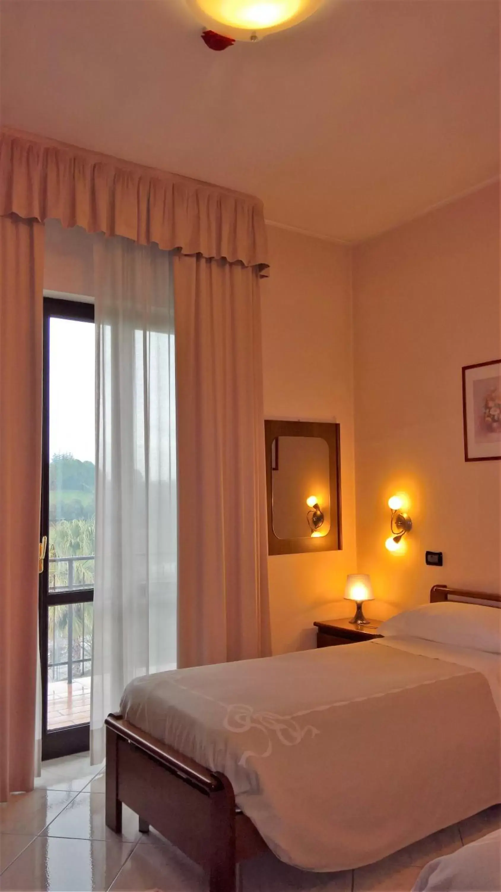 Day, Bed in Hotel La Rotonda