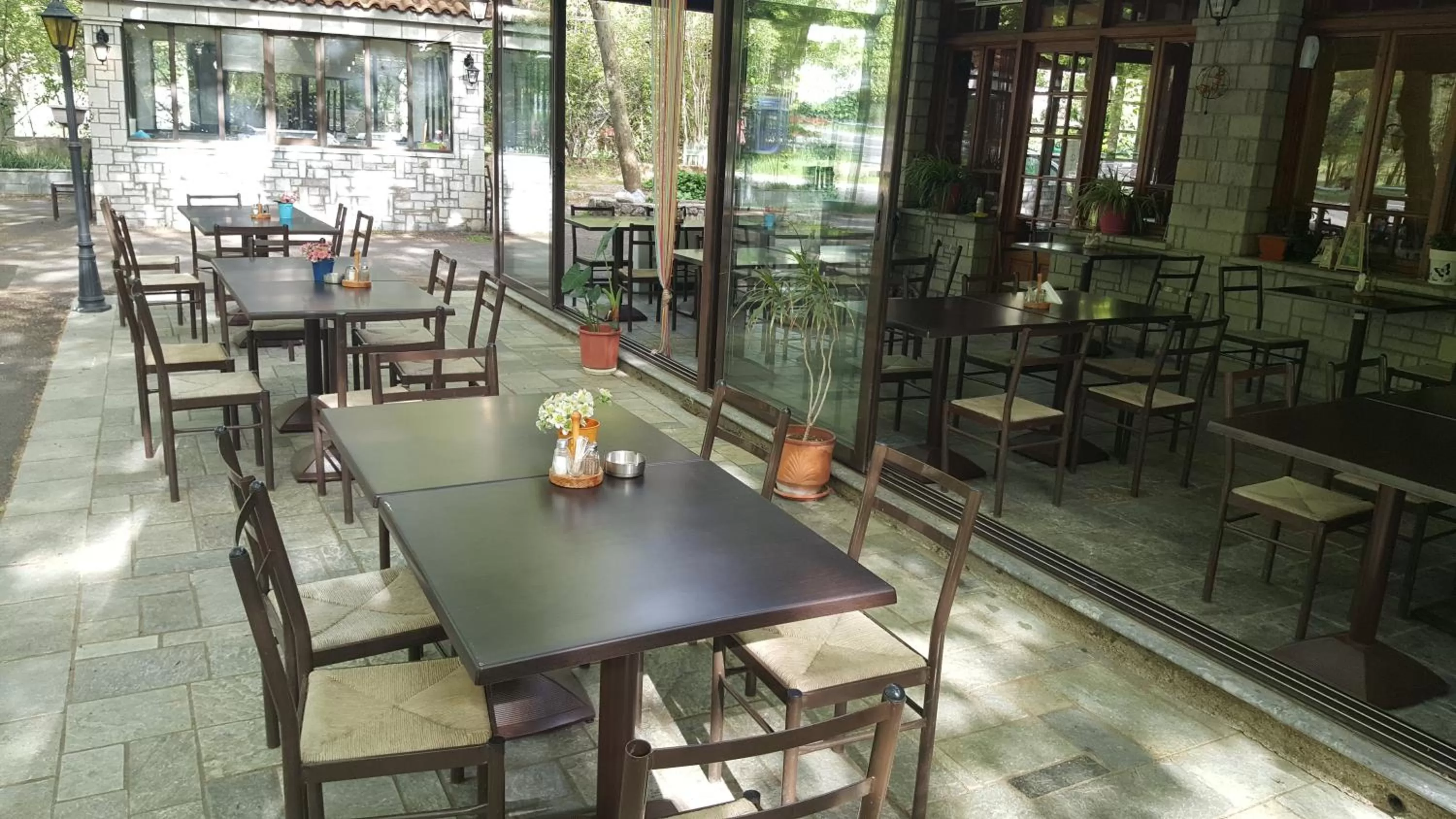 On-site shops in Hani Zemenou