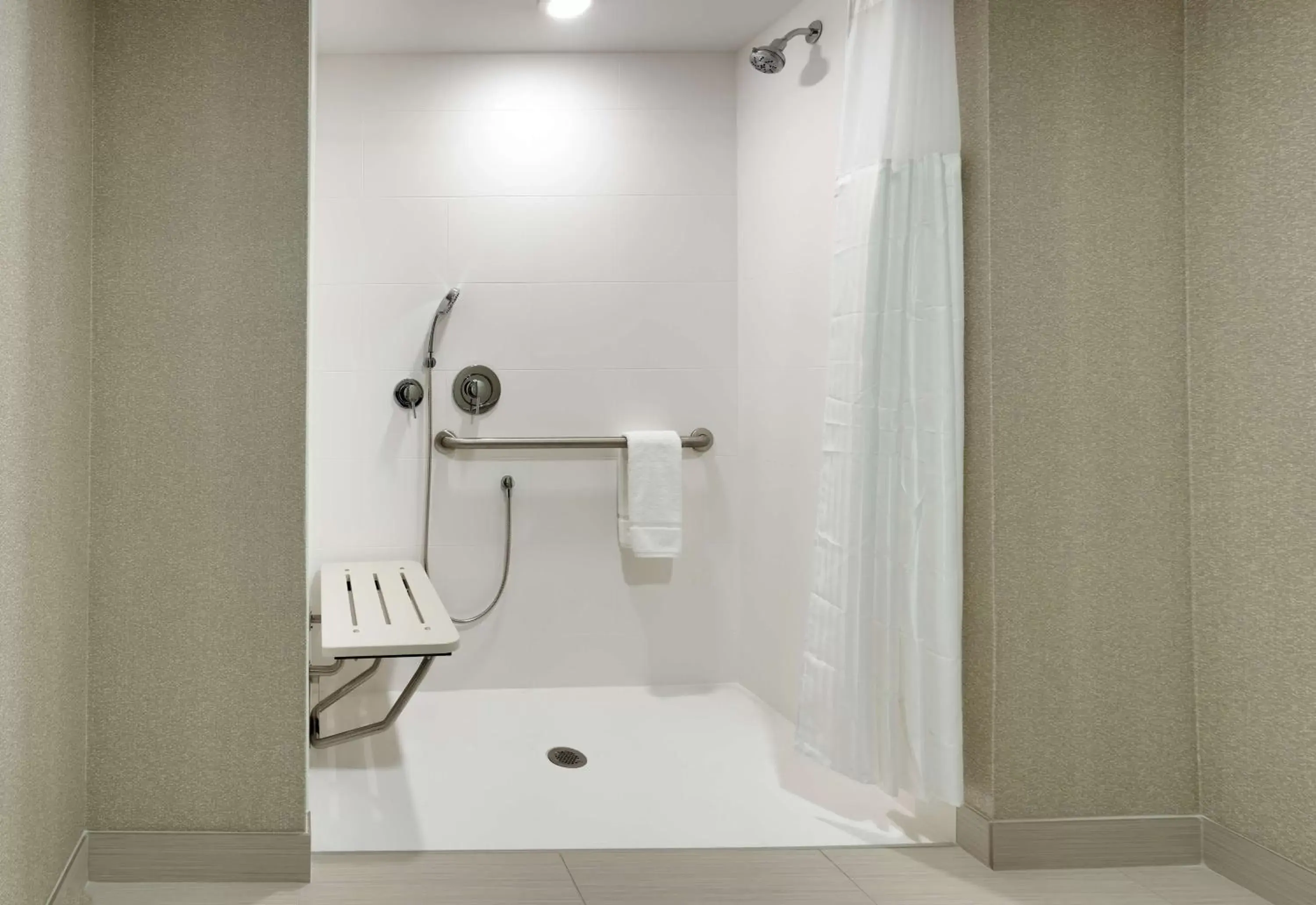 Bathroom in Hilton Garden Inn Lehi
