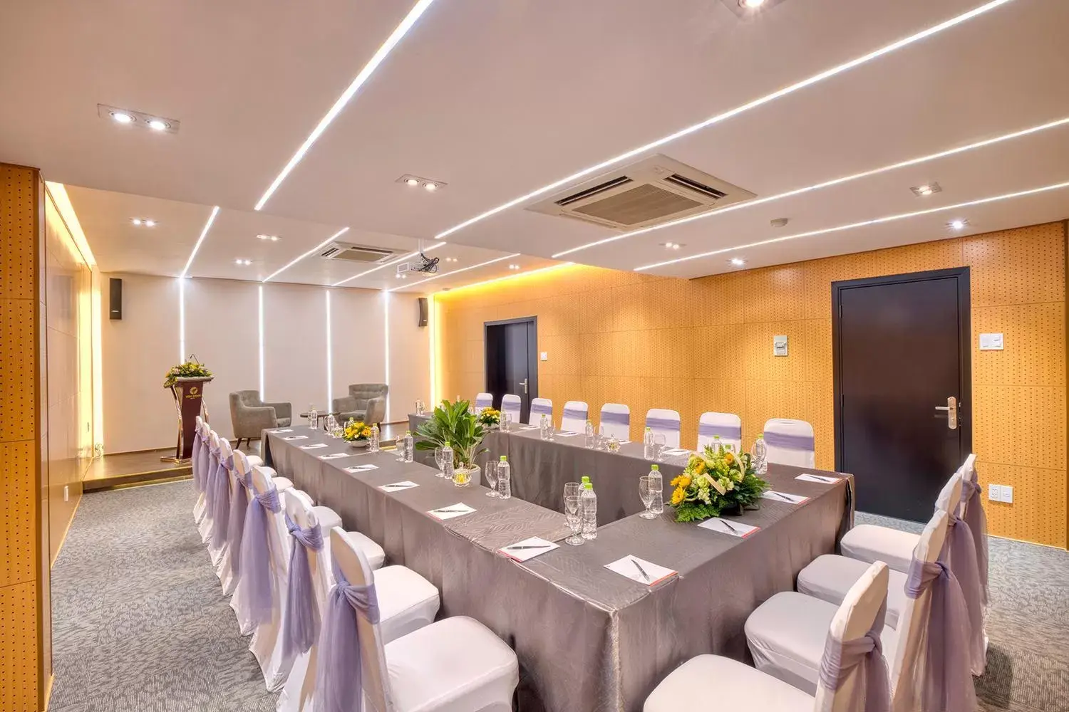 Meeting/conference room in Vien Dong Hotel