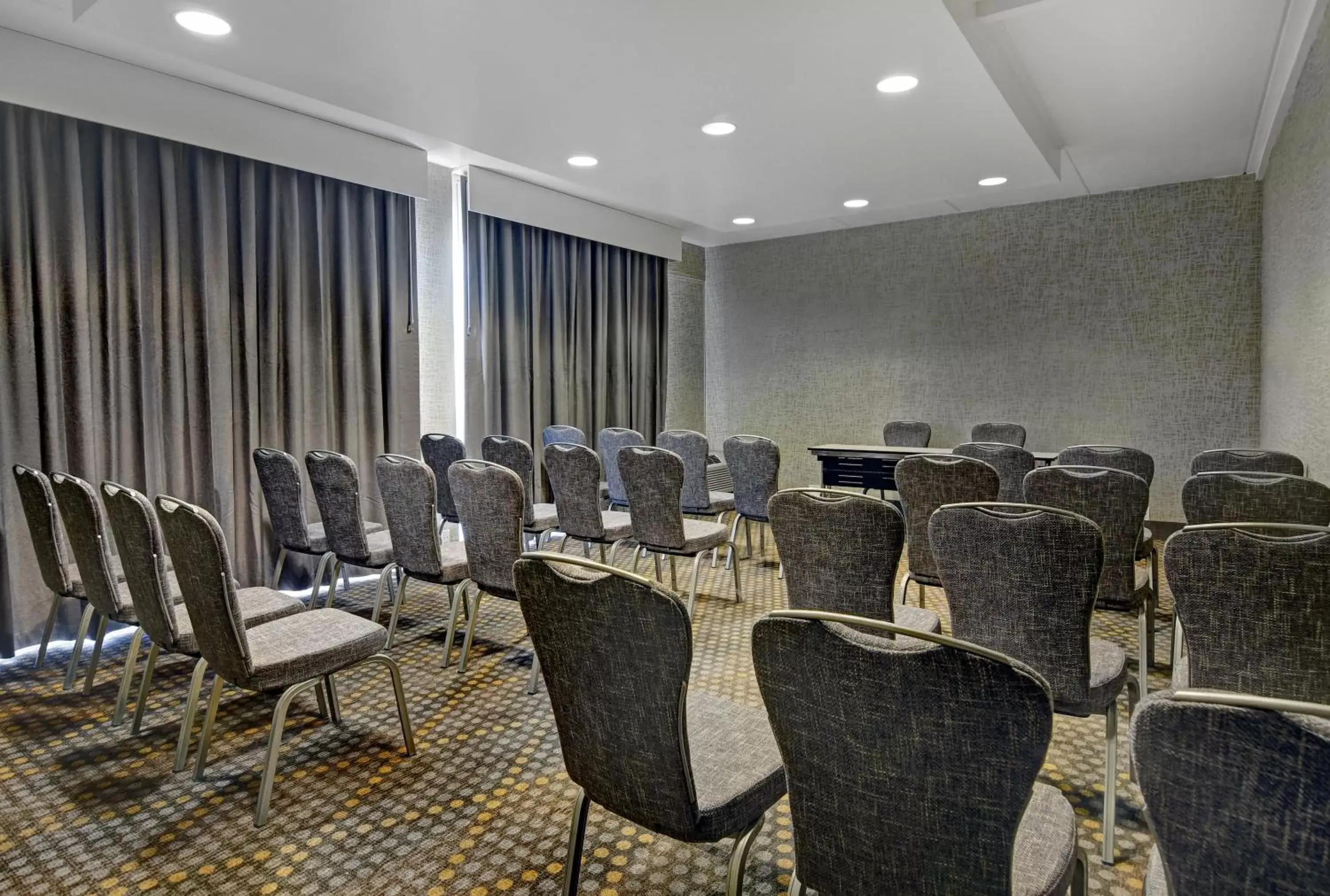Meeting/conference room in Holiday Inn Philadelphia-Cherry Hill, an IHG Hotel