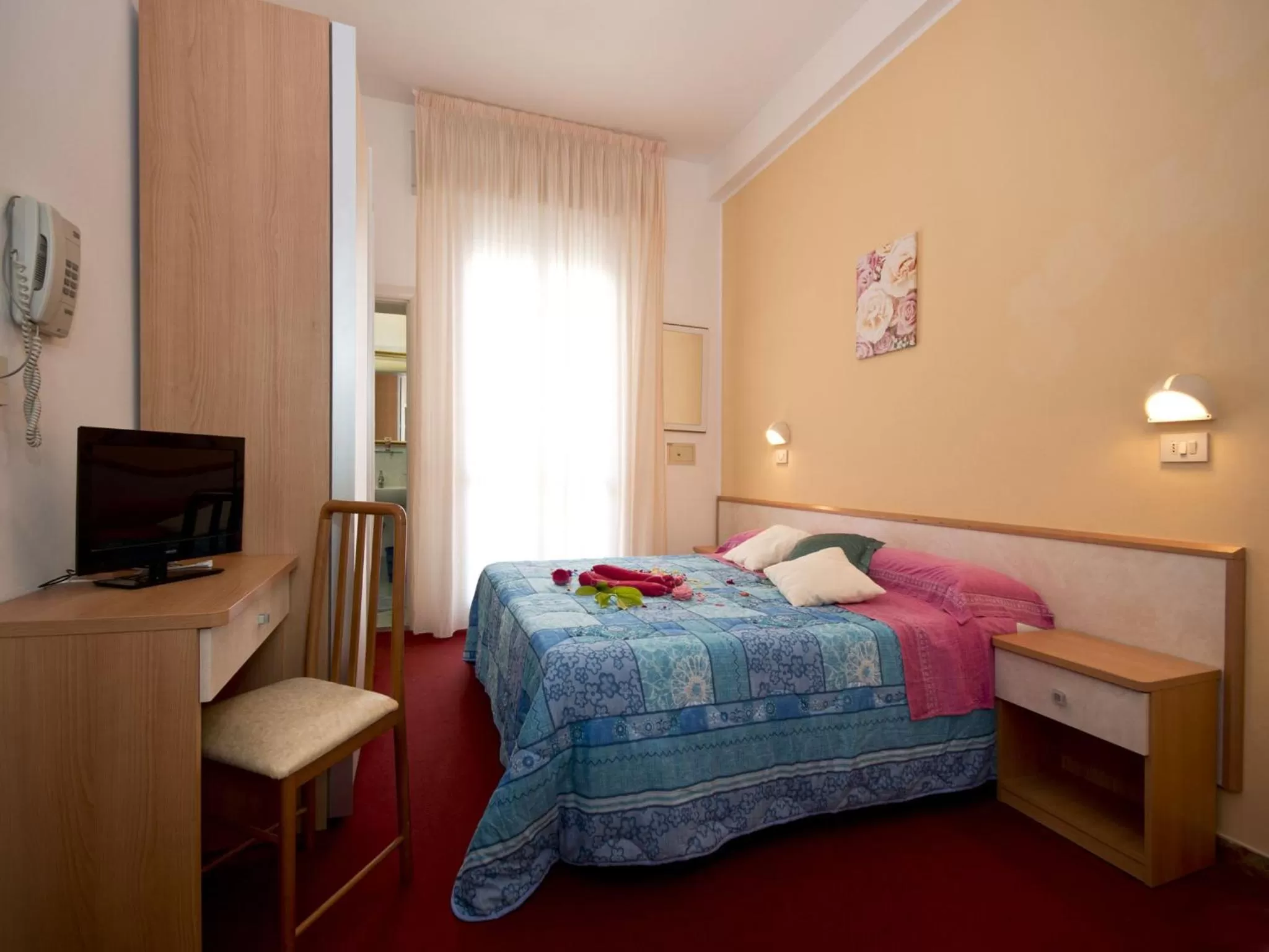 Photo of the whole room, Bed in Villa Silvie Rose