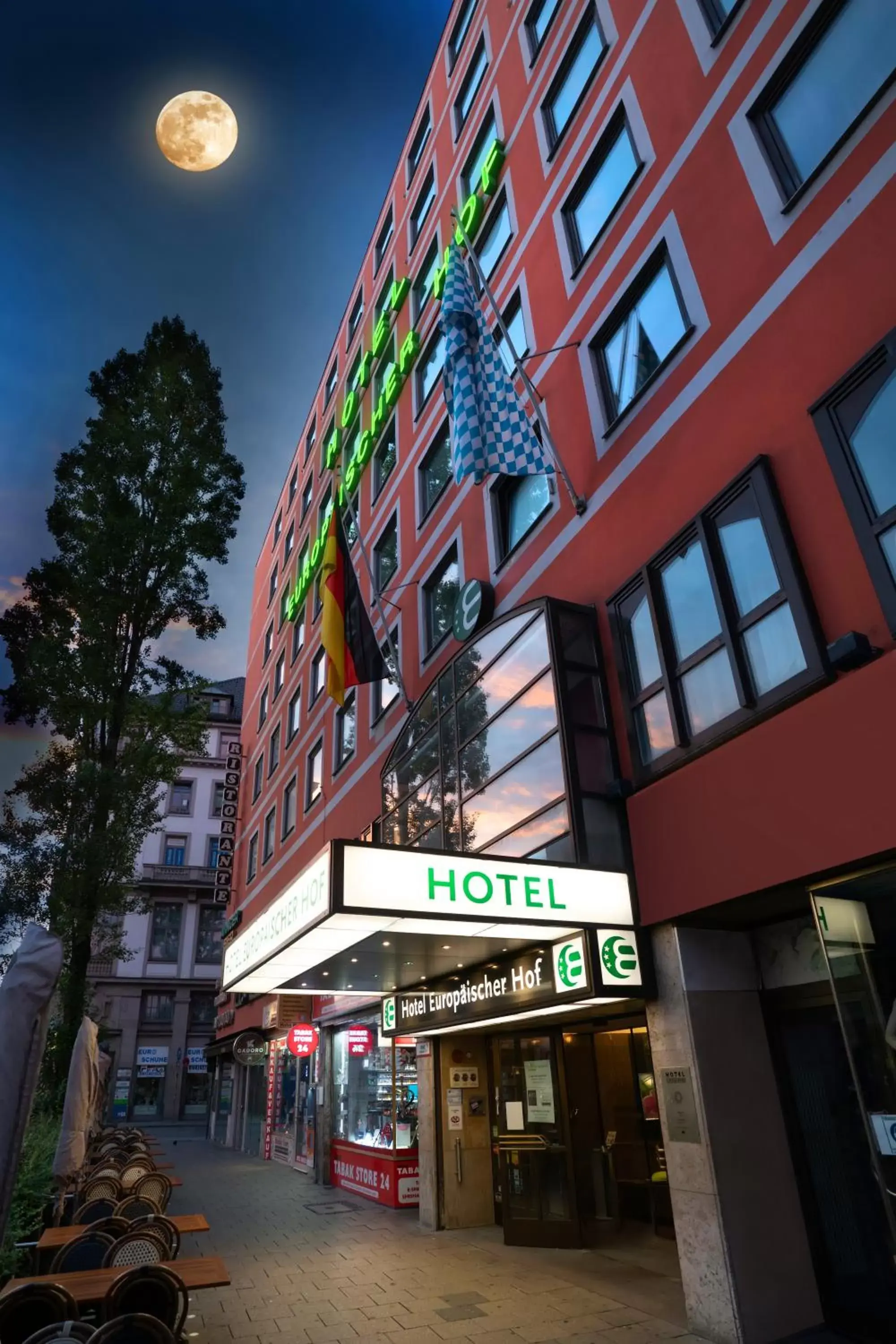 Facade/entrance in Europäischer Hof Facade/entrance in Europäischer Hof