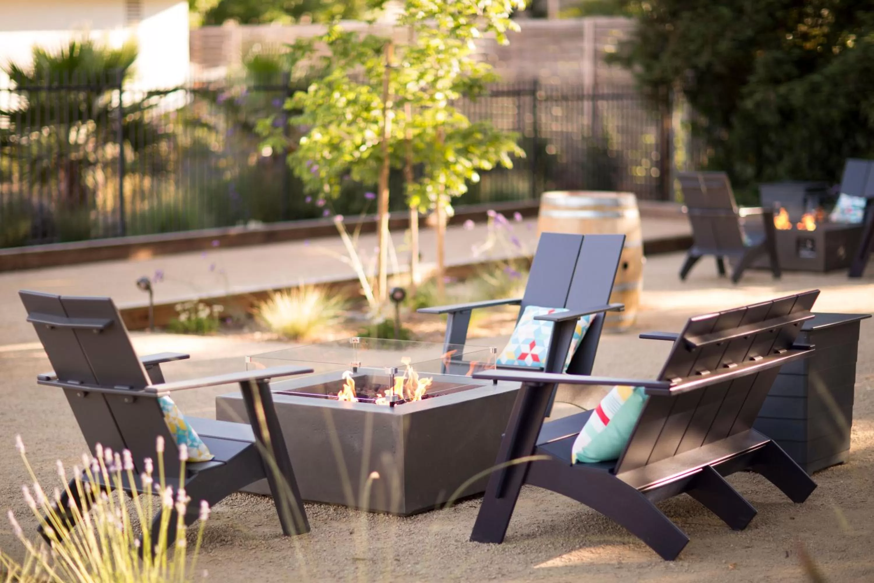 Seating area in The Sandman Santa Rosa Sonoma, an Ascend Collection Hotel