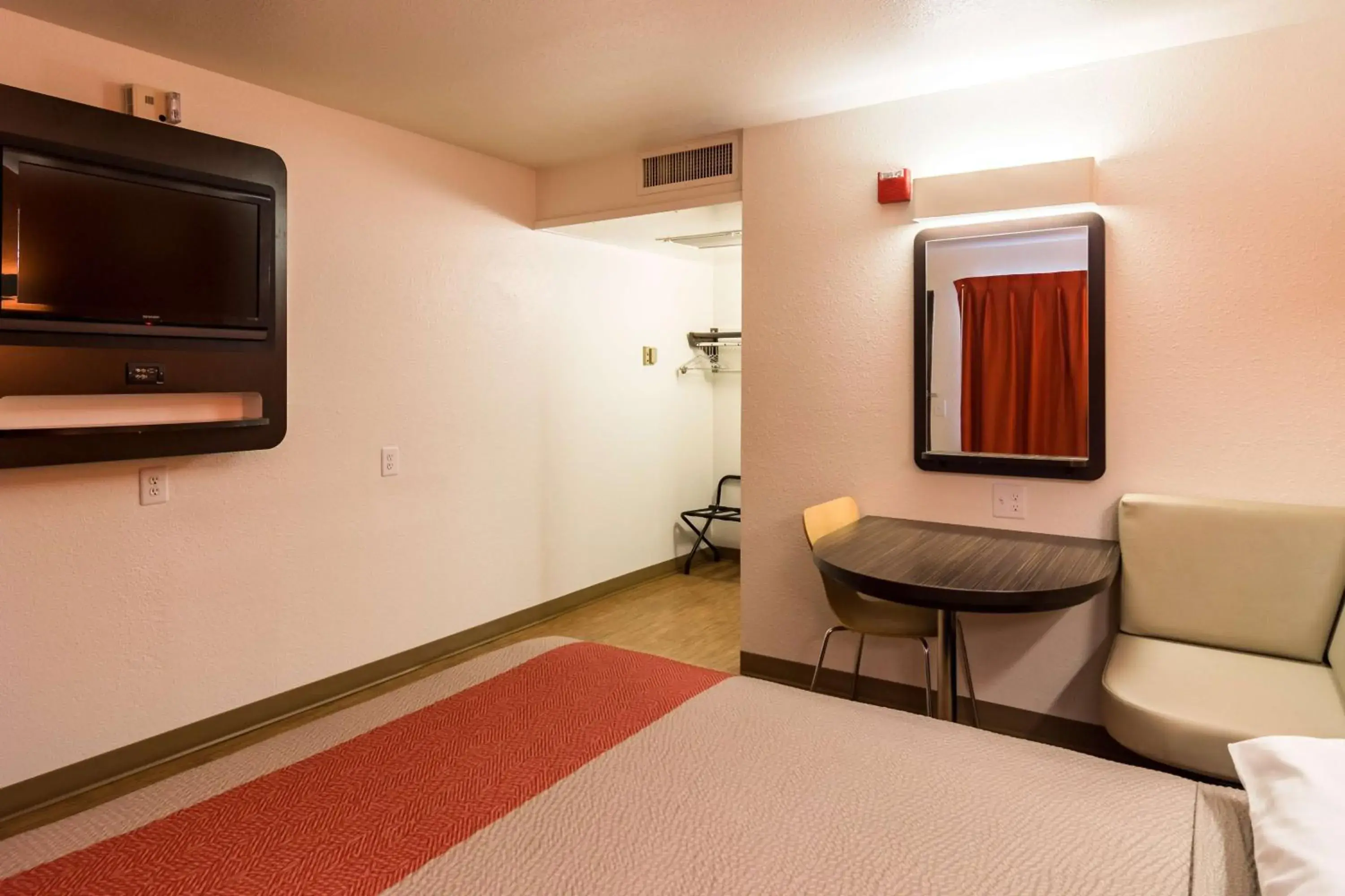 TV and multimedia, TV/Entertainment Center in Motel 6-Oroville, CA