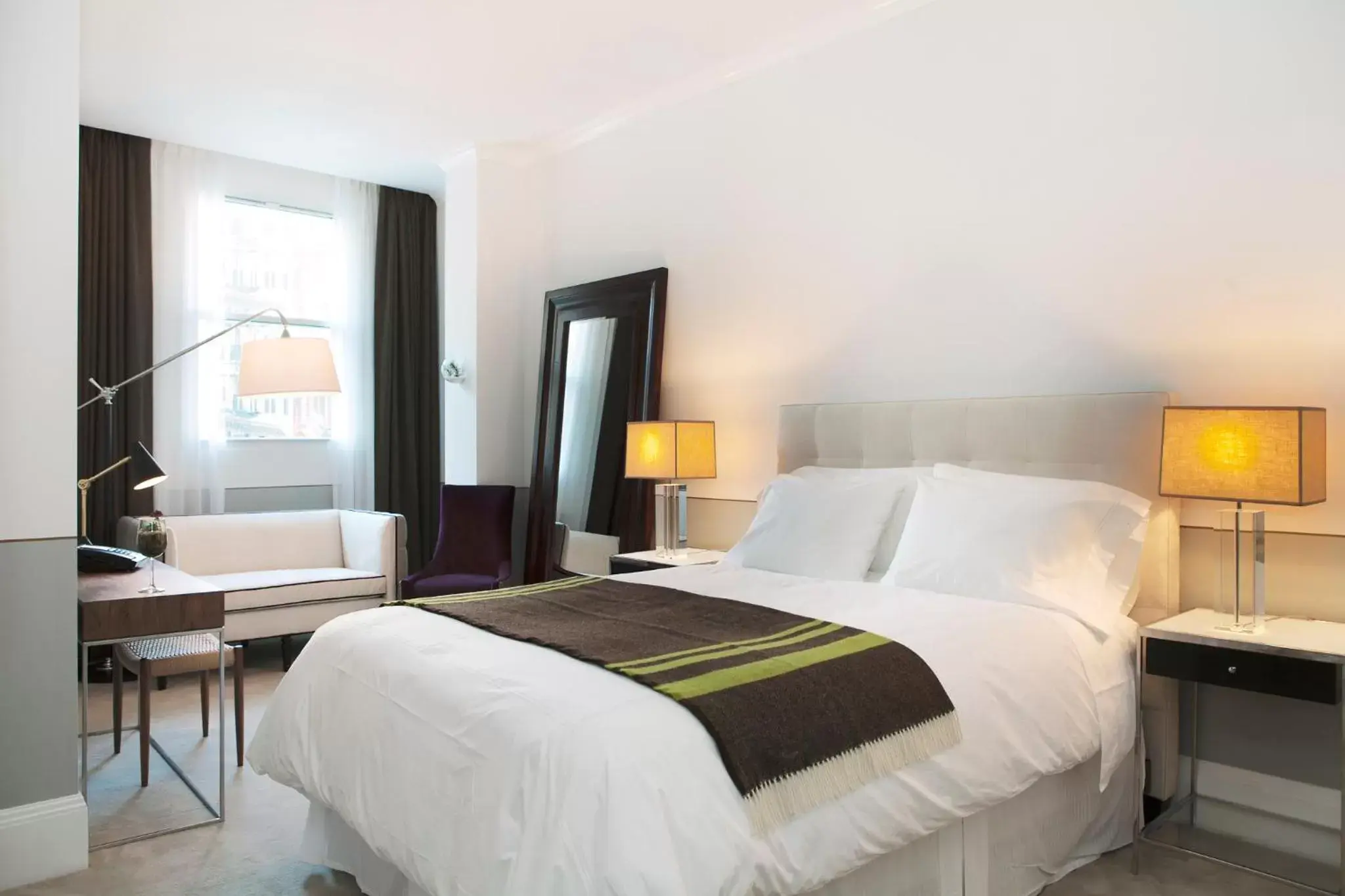 Photo of the whole room, Bed in The Broome Photo of the whole room, Bed in The Broome