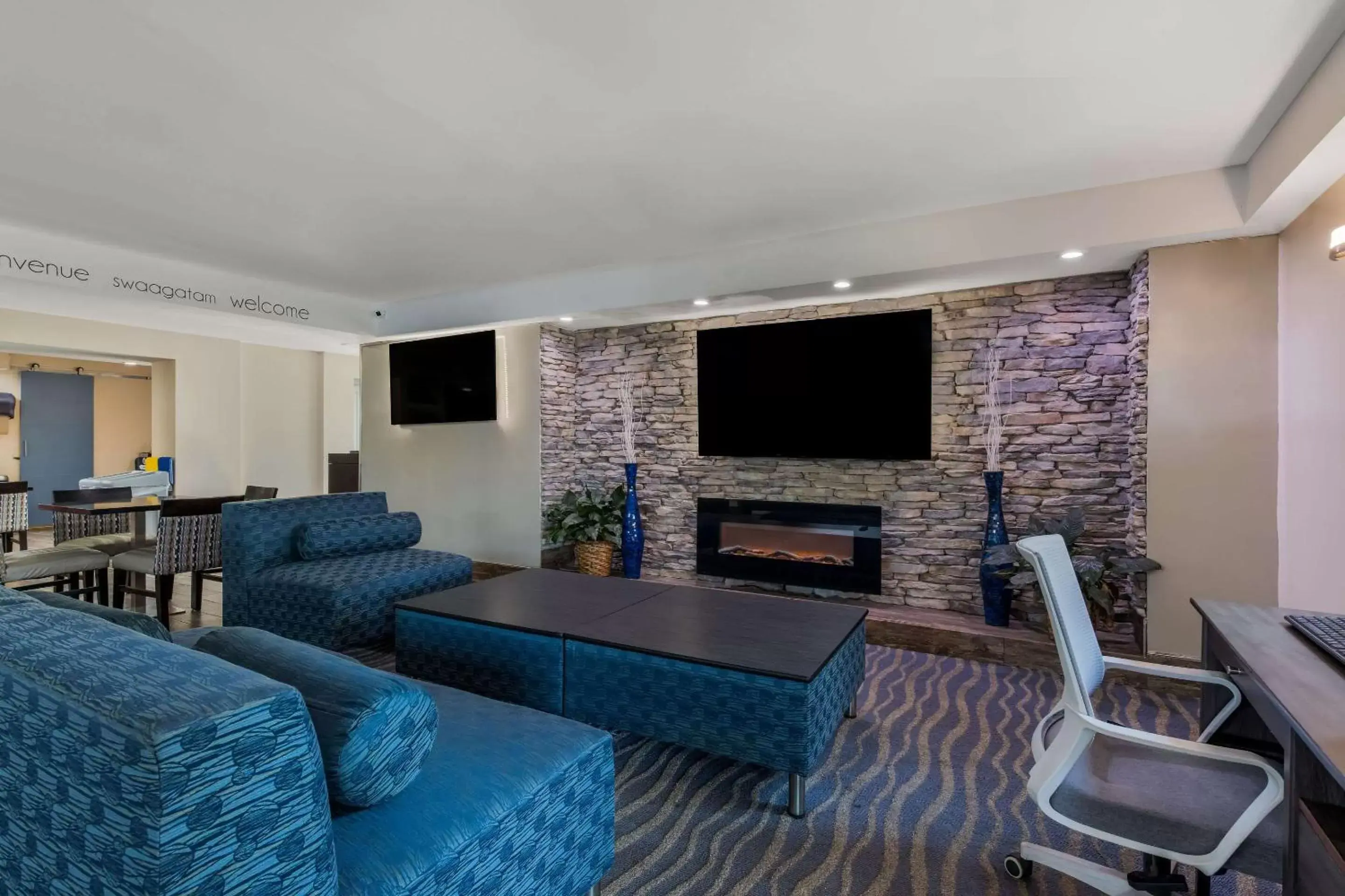 Lobby or reception, Seating Area in Quality Inn & Suites Charlotte Airport